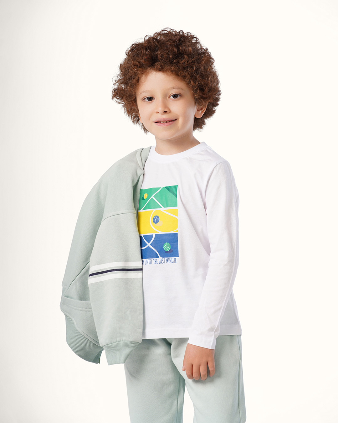 طقم  رياضى ملاعب الكرة