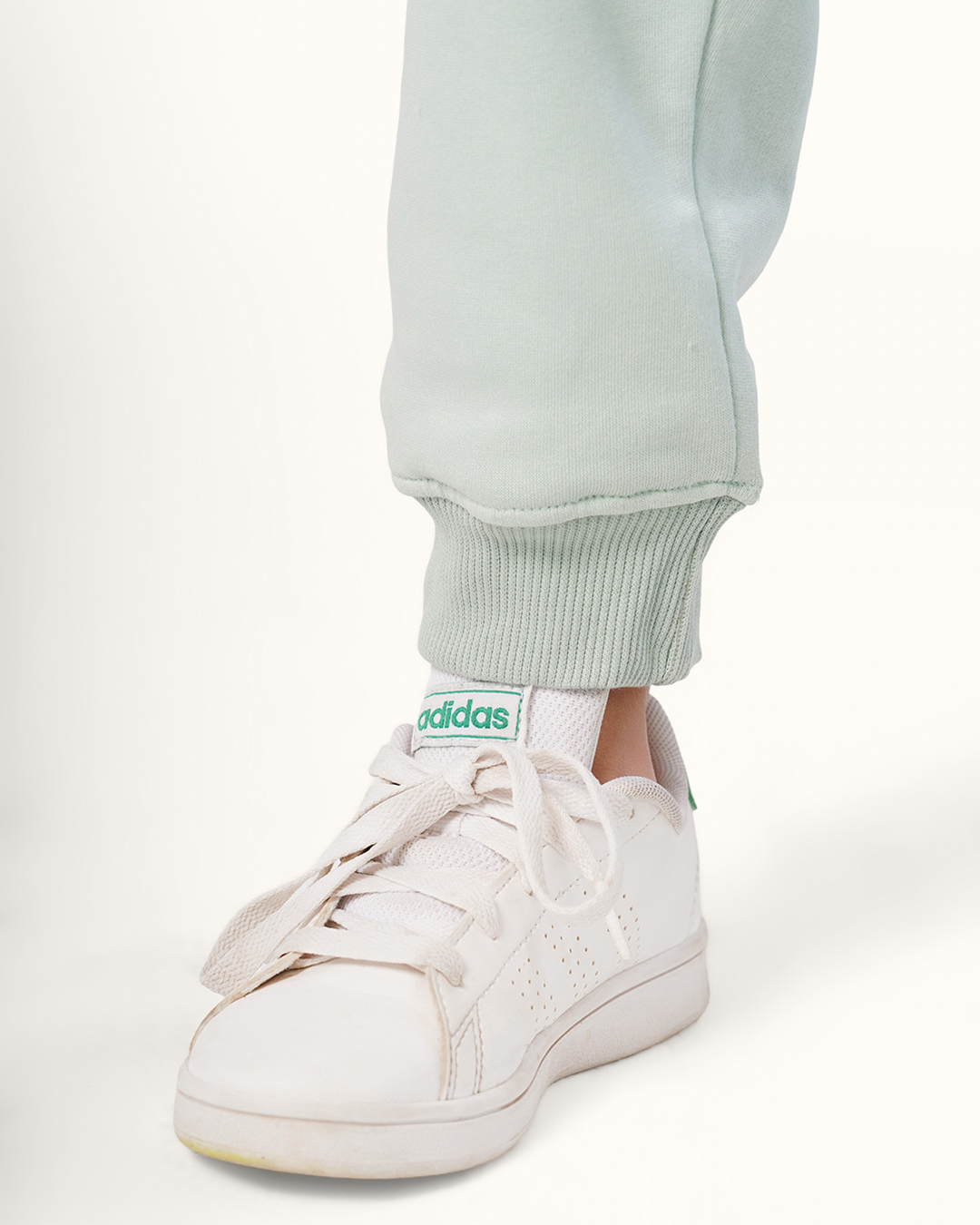 طقم  رياضى ملاعب الكرة