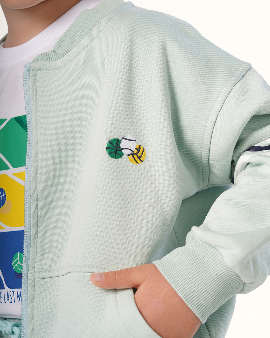 طقم  رياضى ملاعب الكرة