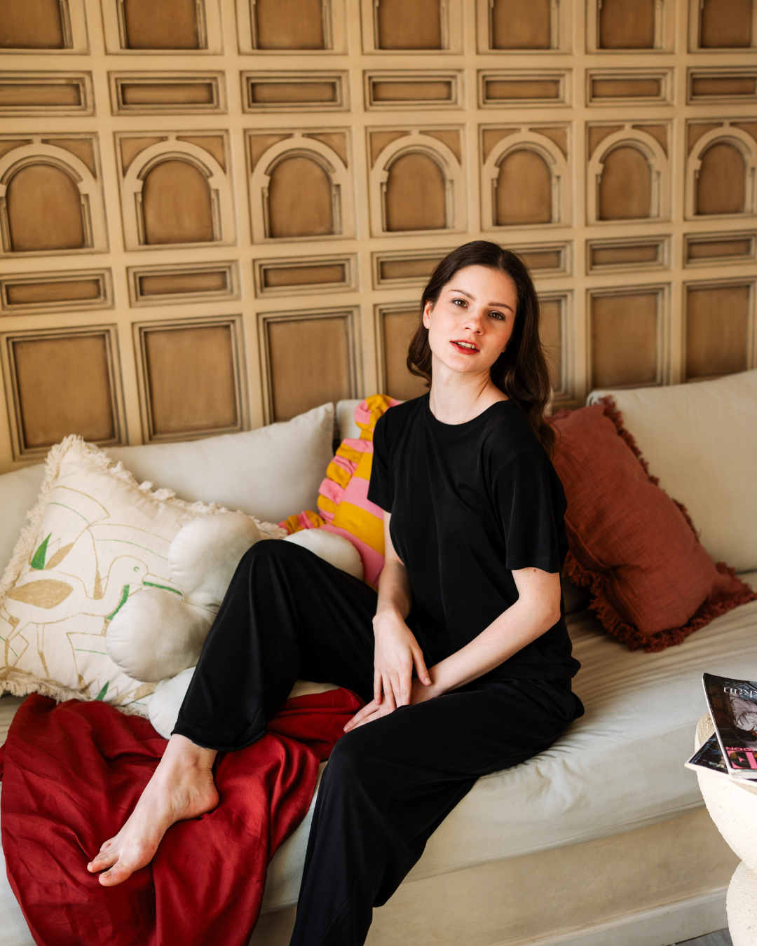 بيجامة حريمي مضلعة ناعمة بألوان ترابية