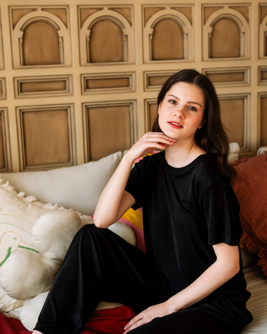 بيجامة حريمي مضلعة ناعمة بألوان ترابية