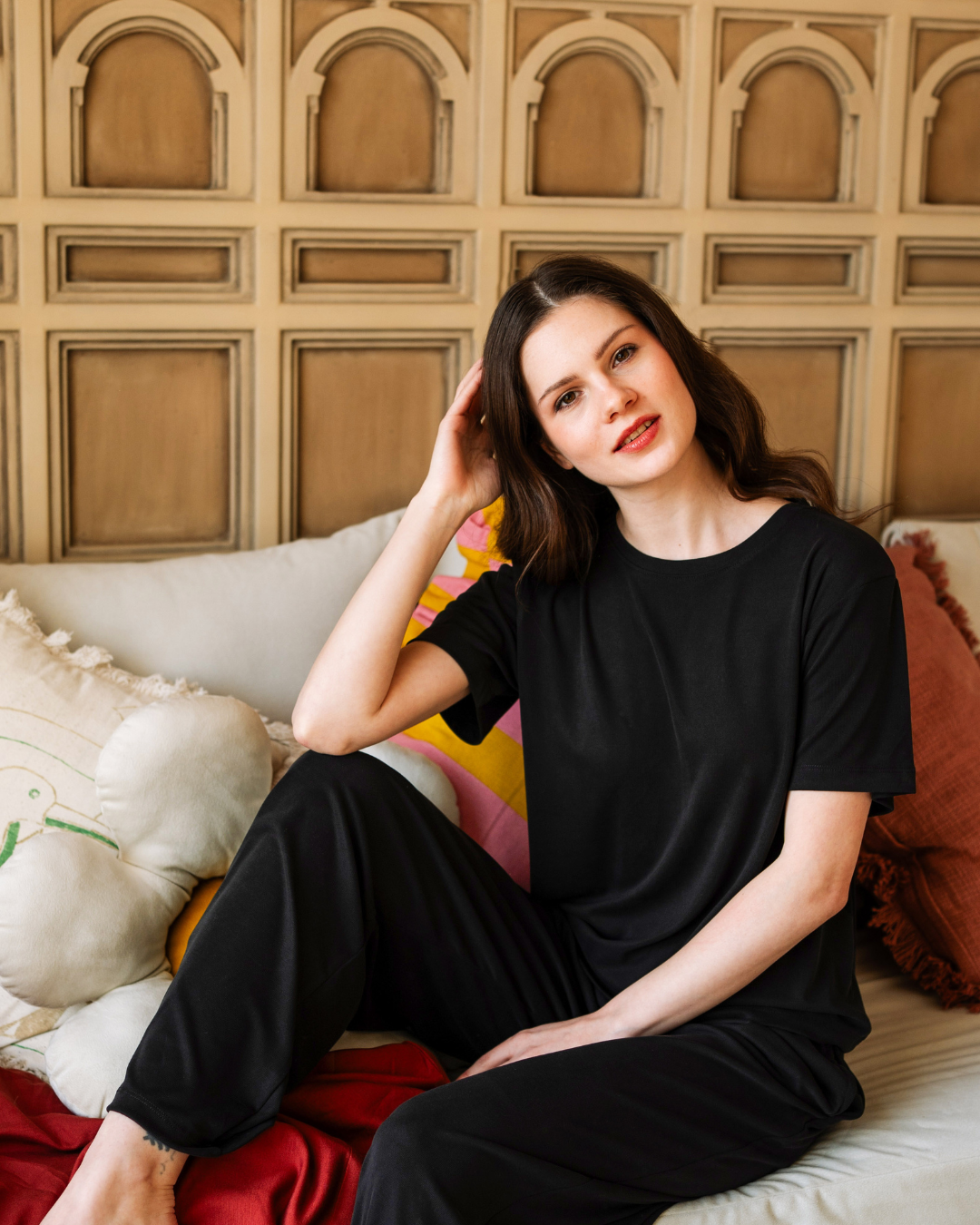 بيجامة حريمي مضلعة ناعمة بألوان ترابية