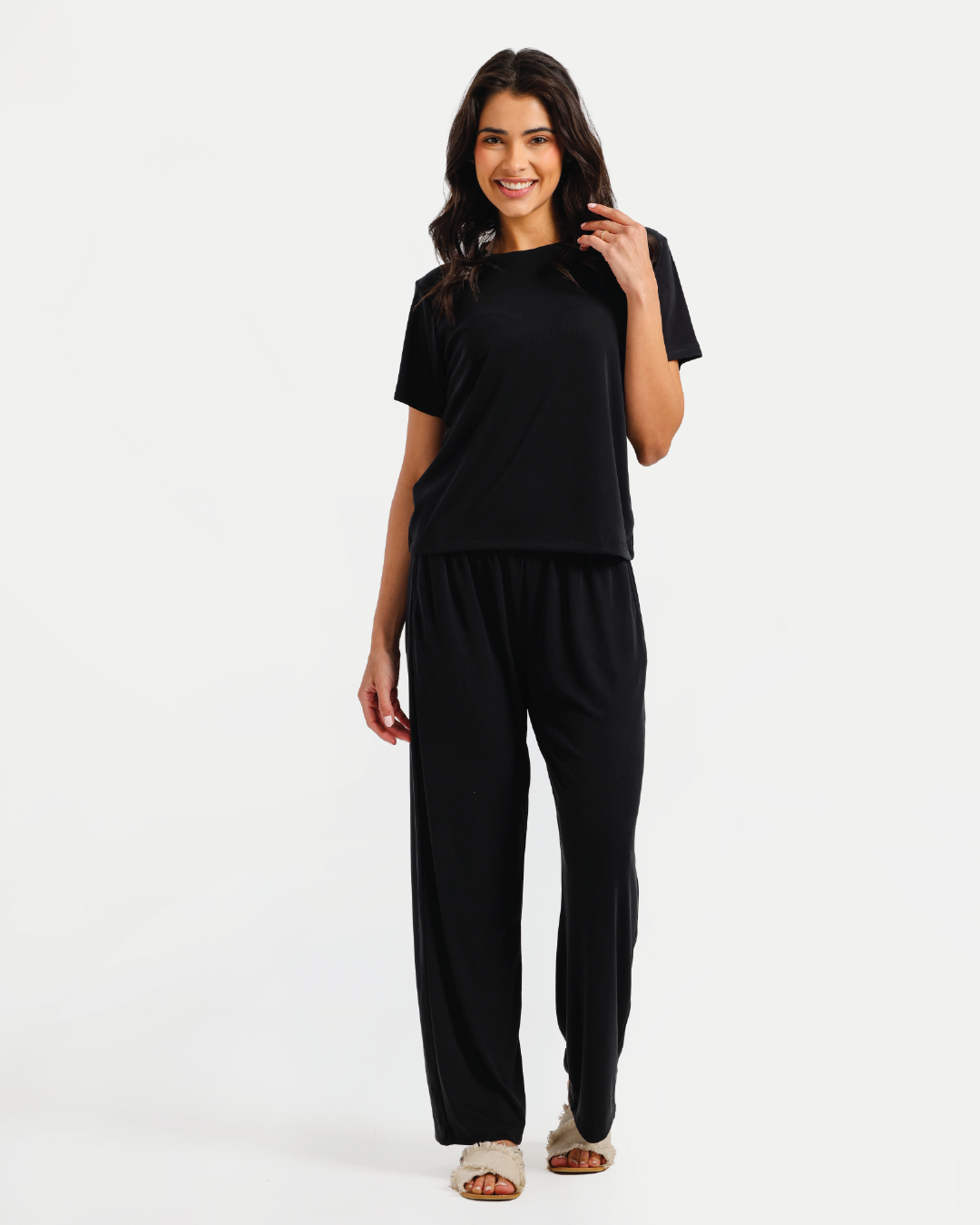 بيجامة حريمي مضلعة ناعمة بألوان ترابية