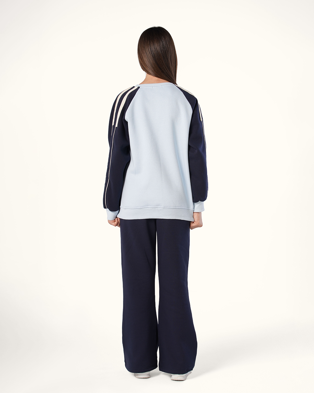 طقم أبعد مما هو متوقع