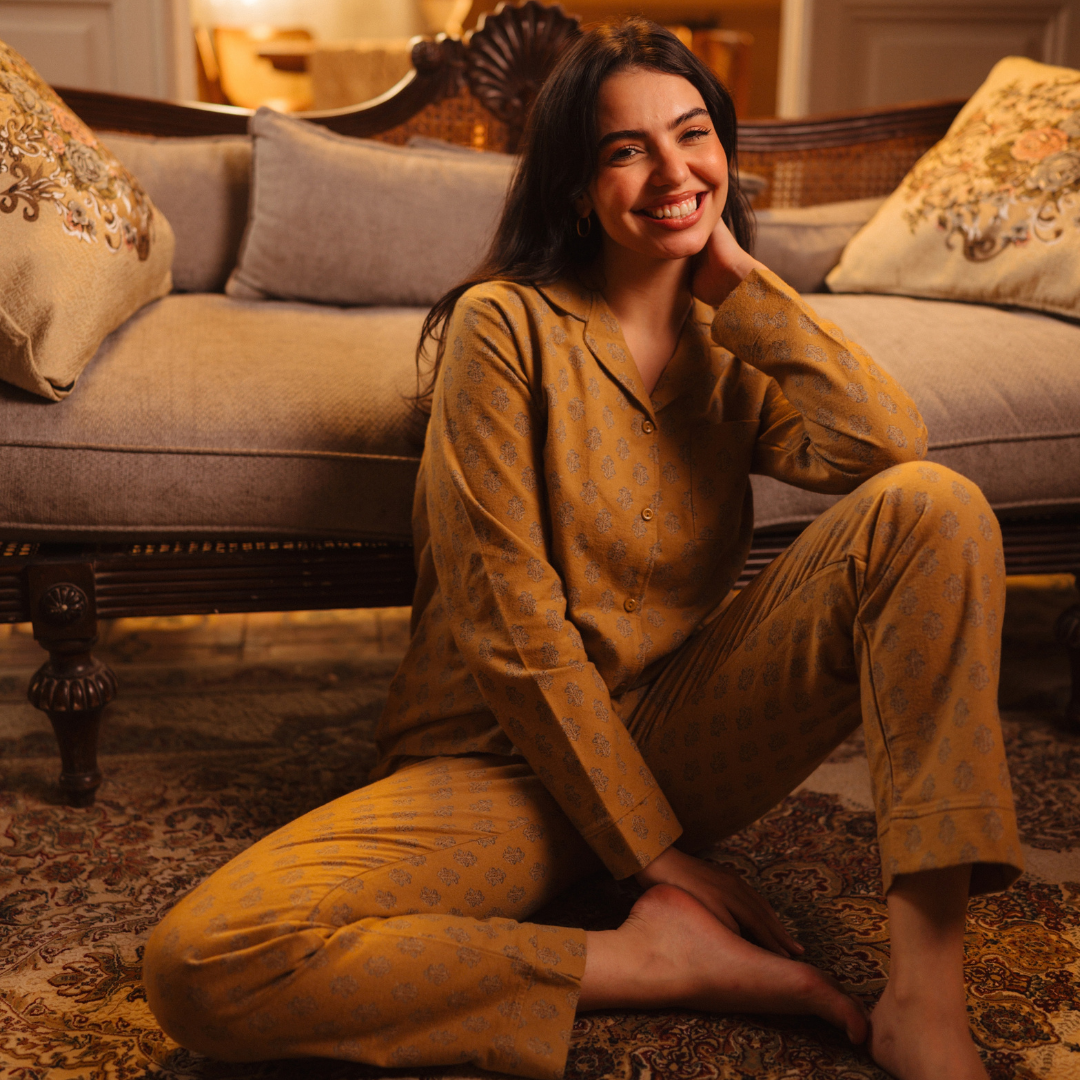 Vintage Flowers Women Classic Pajama in ochre