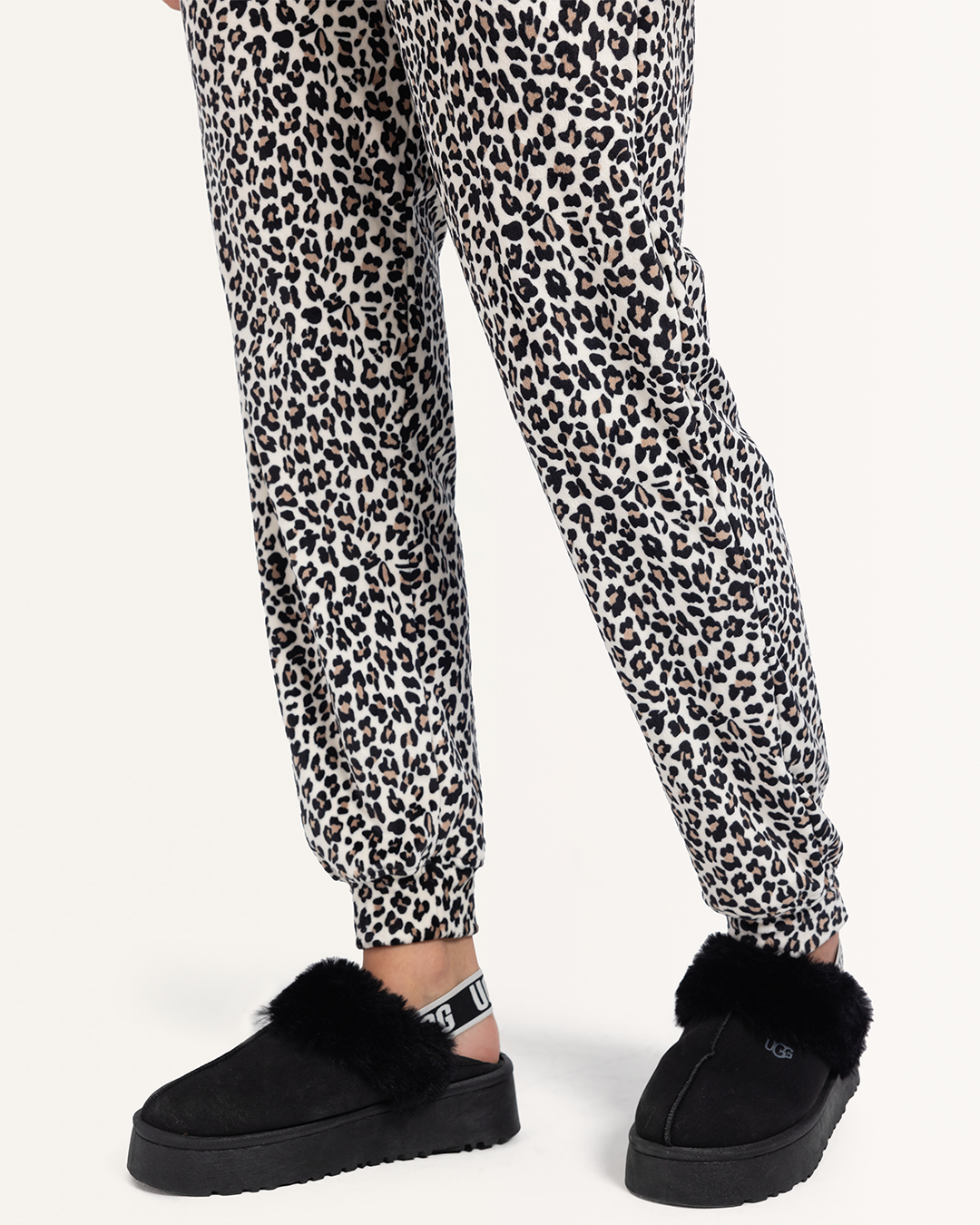 بيجاما قطيفه بسوستة