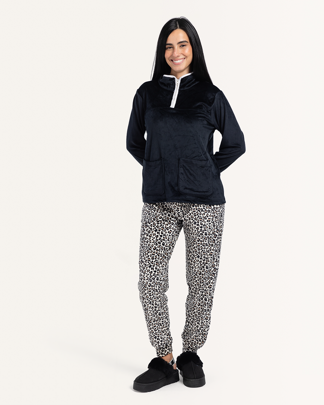 بيجاما قطيفه بسوستة