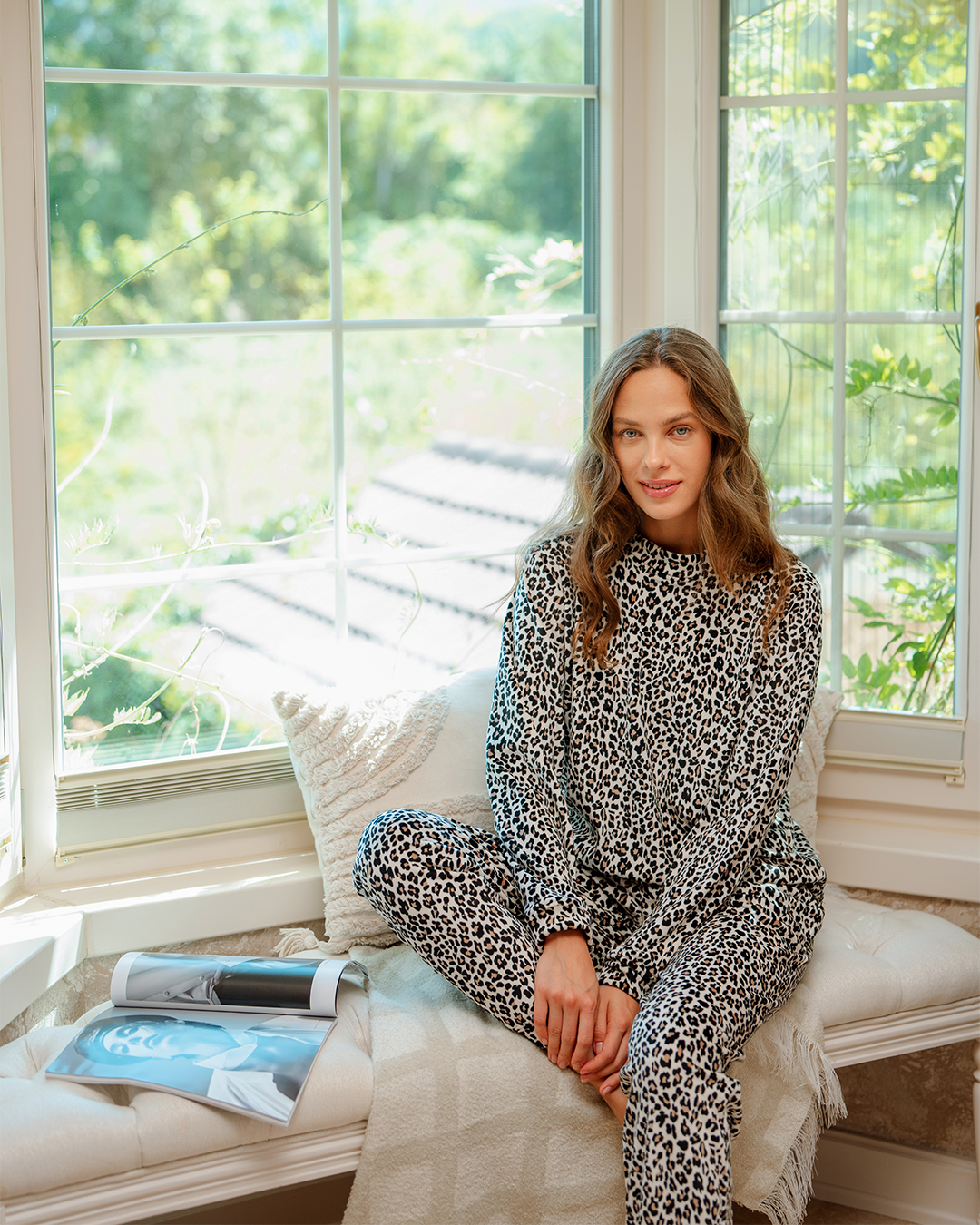 بيجاما قطيفه كُم طويل و بنطلون