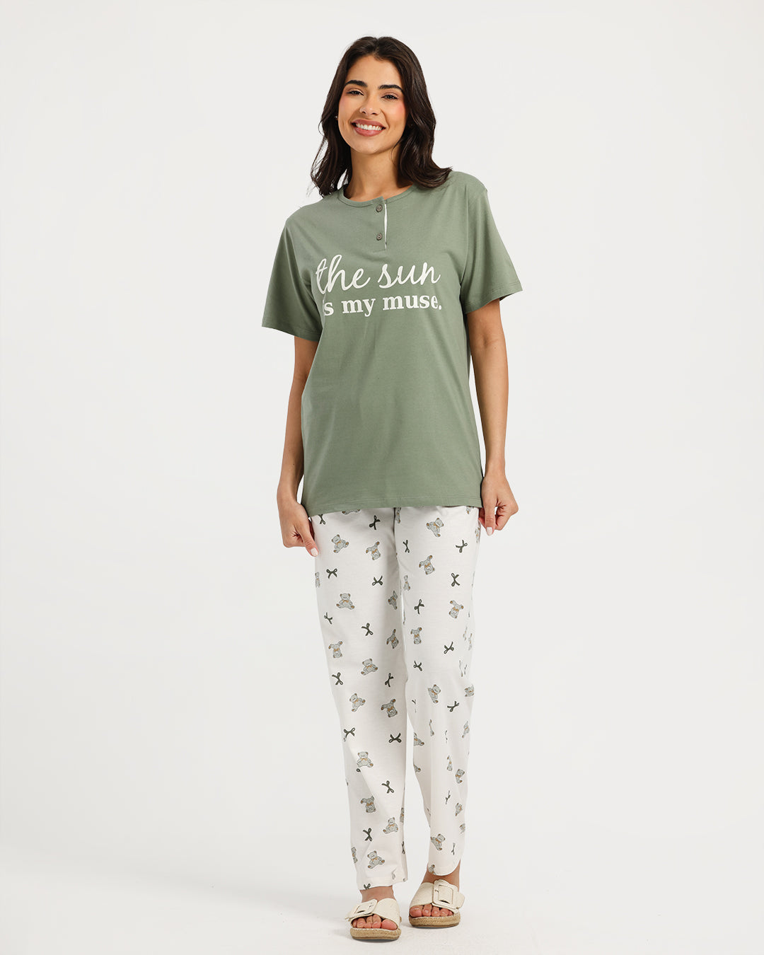 بيجامة حريمي نص كم مع بنطلون