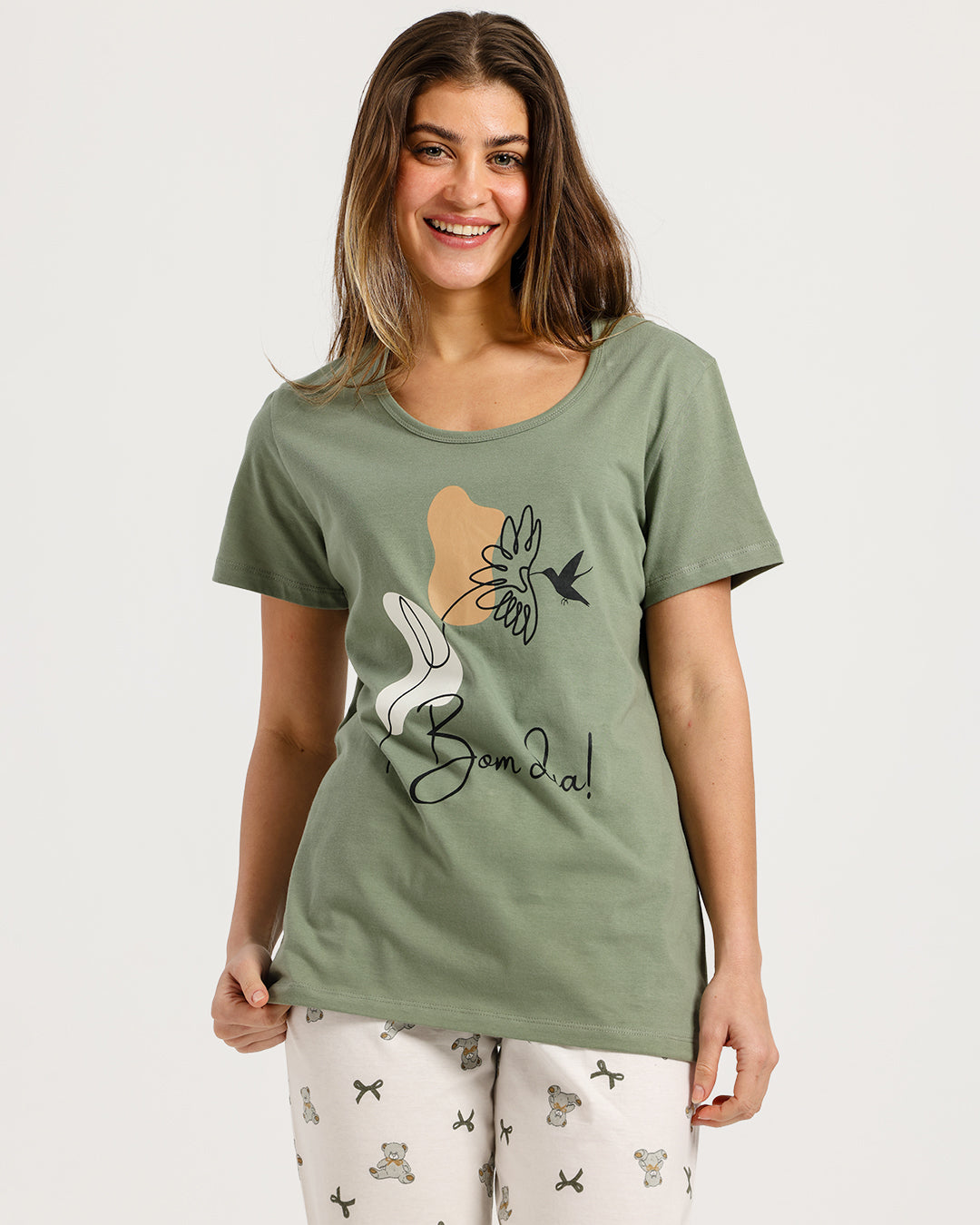 بيجامة حريمي نص كم مع بنطلون كابري