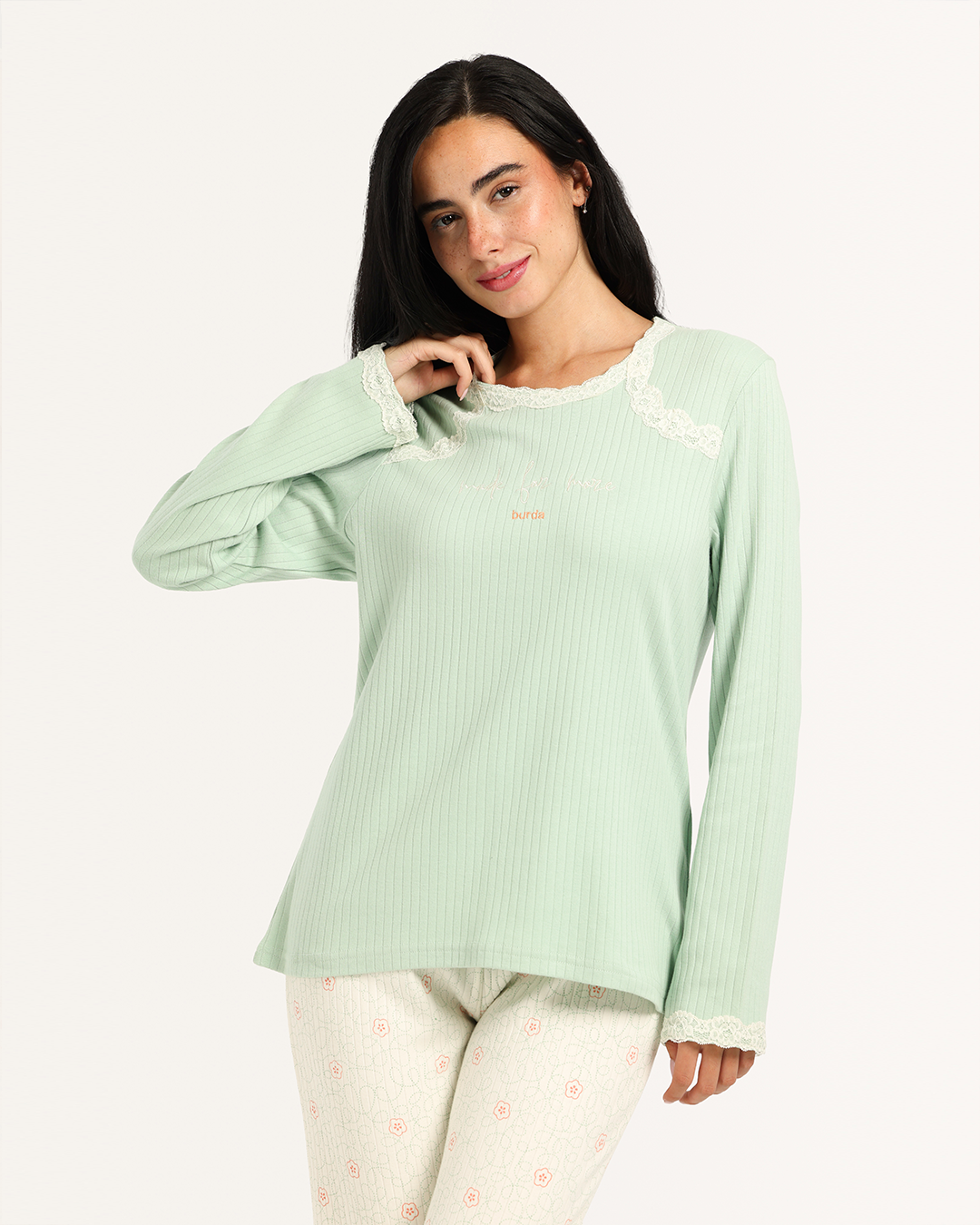 بيجاما حريمى كم بنطلون شرايط دانتيل