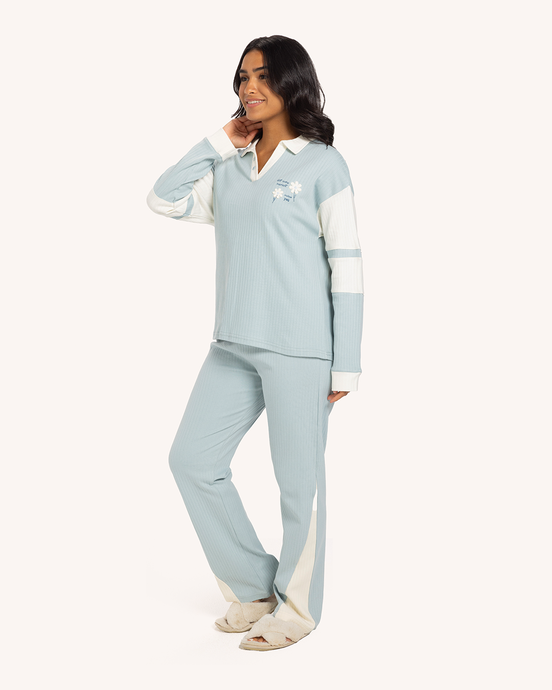 بيجاما كم وردتين