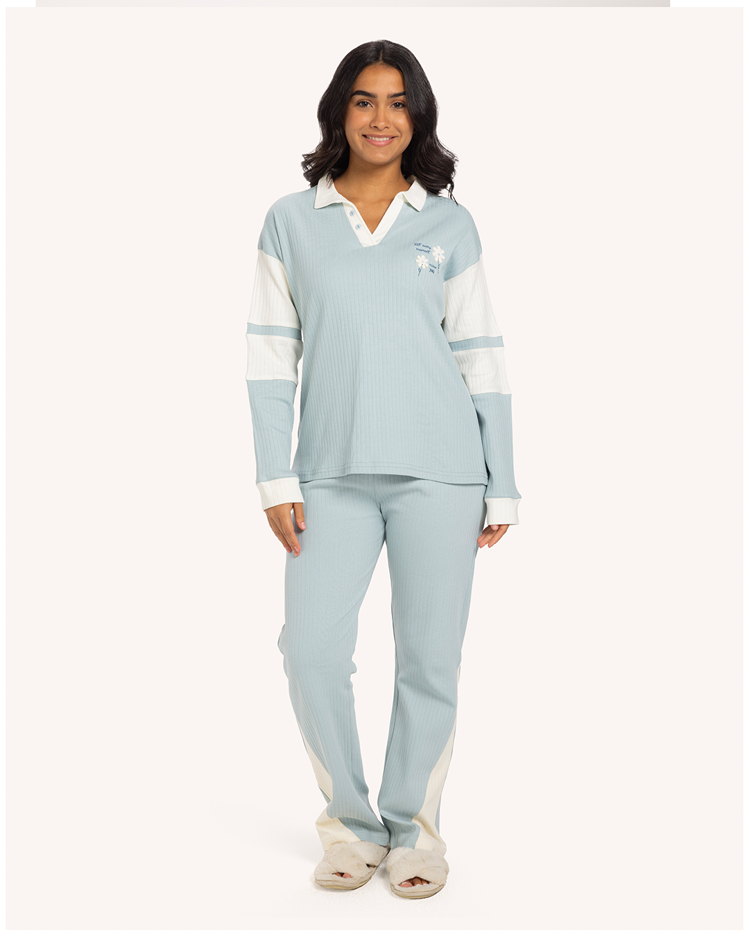 بيجاما كم وردتين