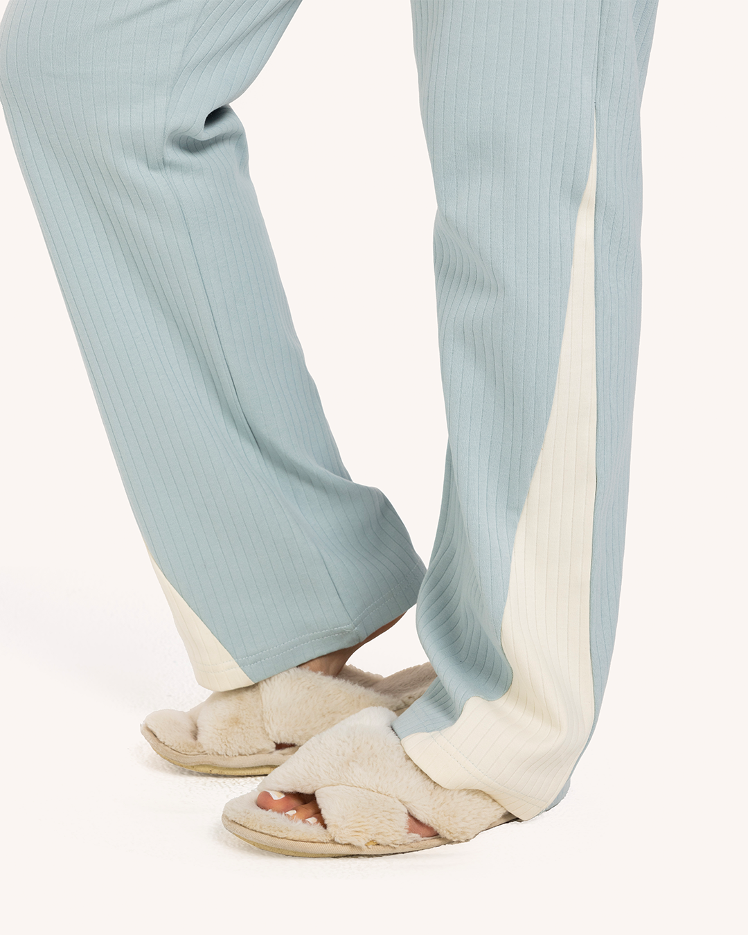 بيجاما كم وردتين