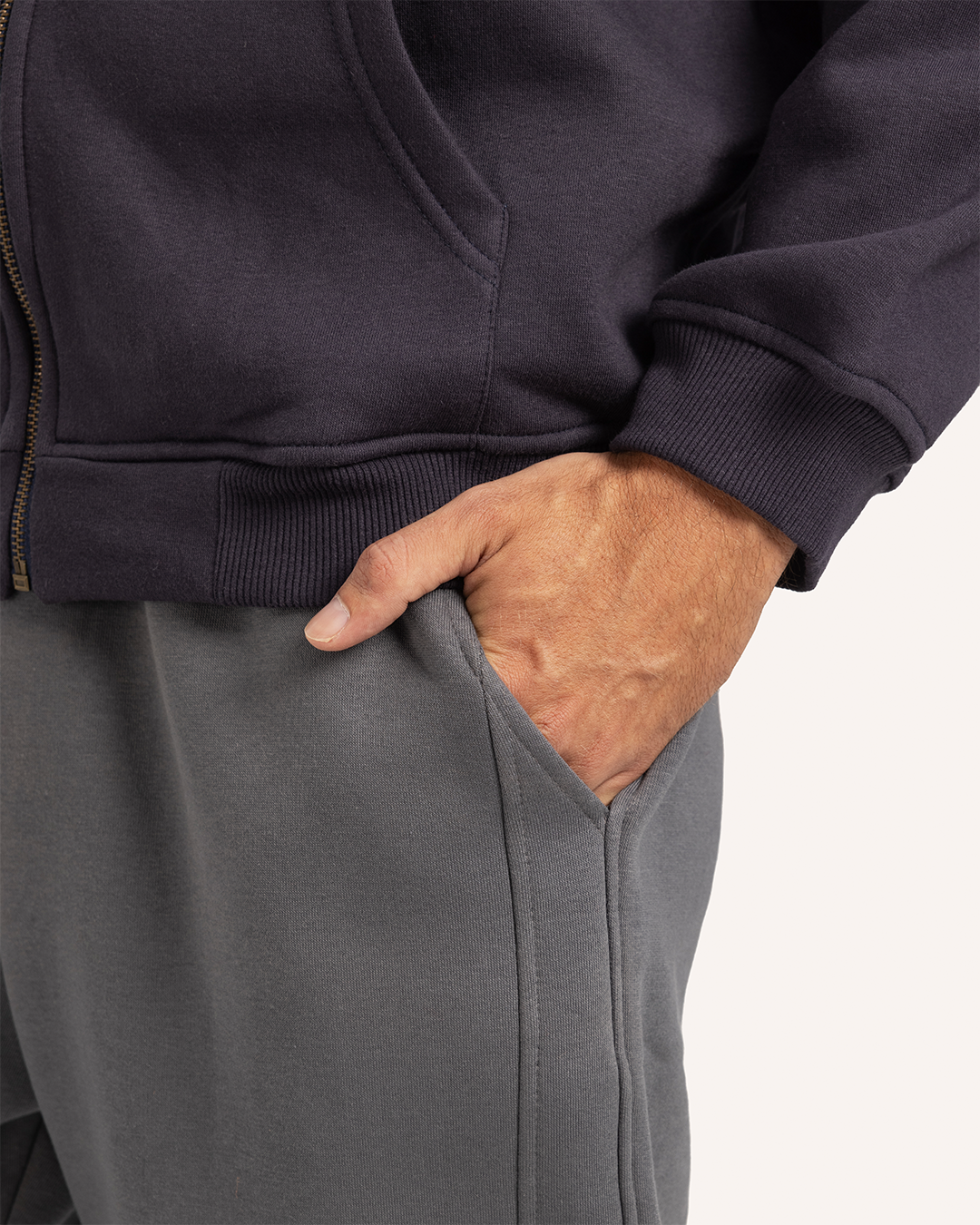 سويت شيرت بسوسته كابيشوه