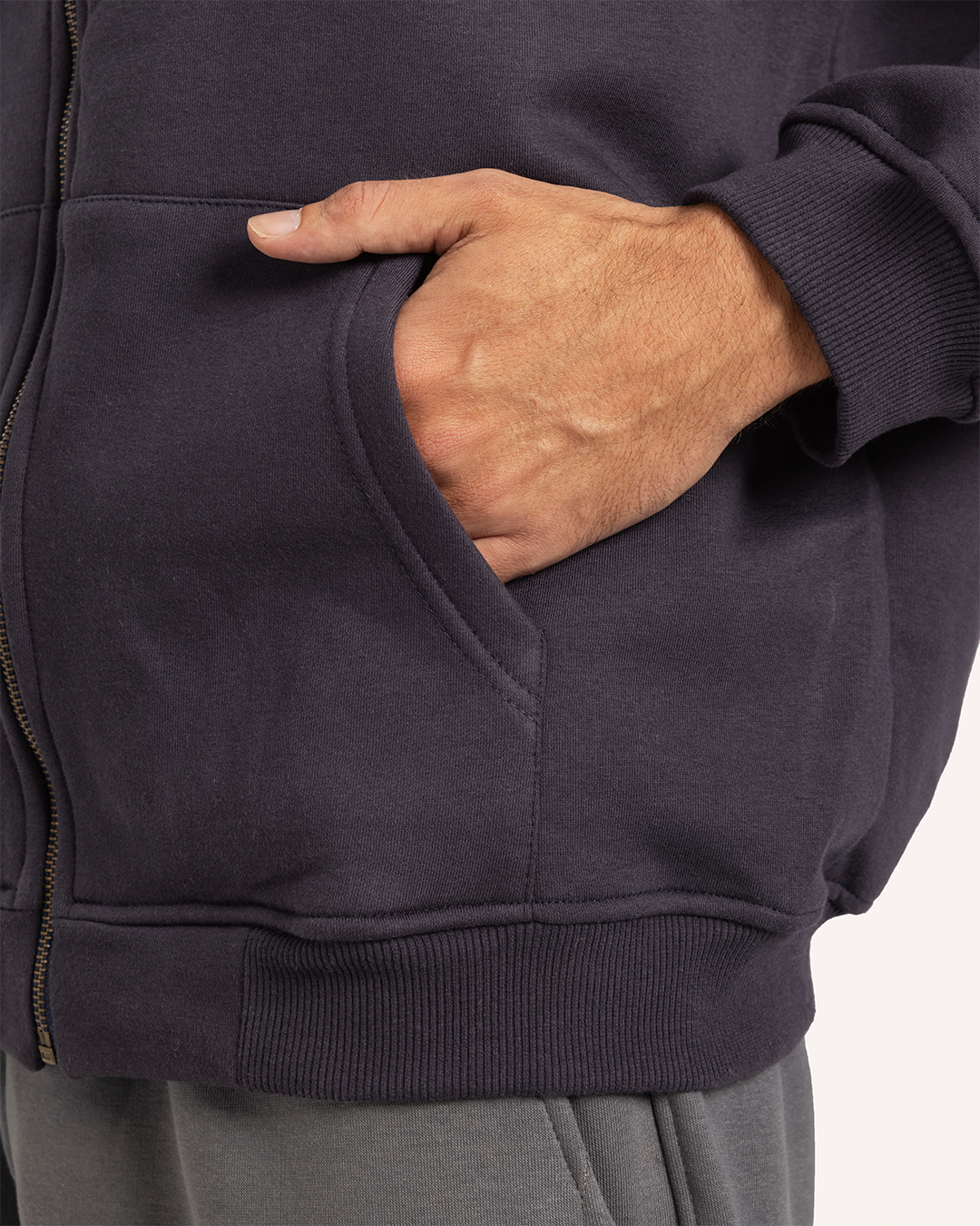 سويت شيرت بسوسته كابيشوه