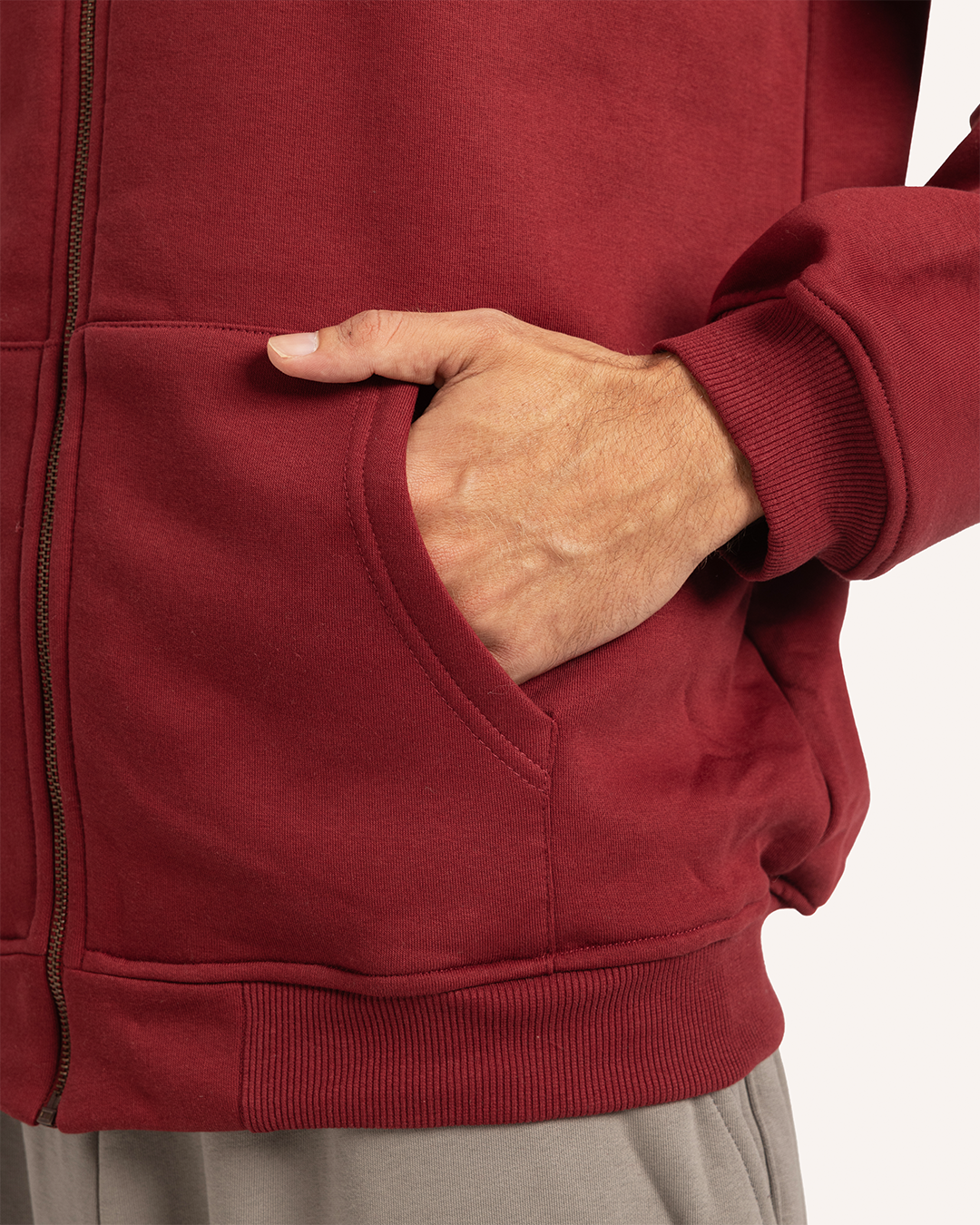 سويت شيرت بسوسته كابيشوه