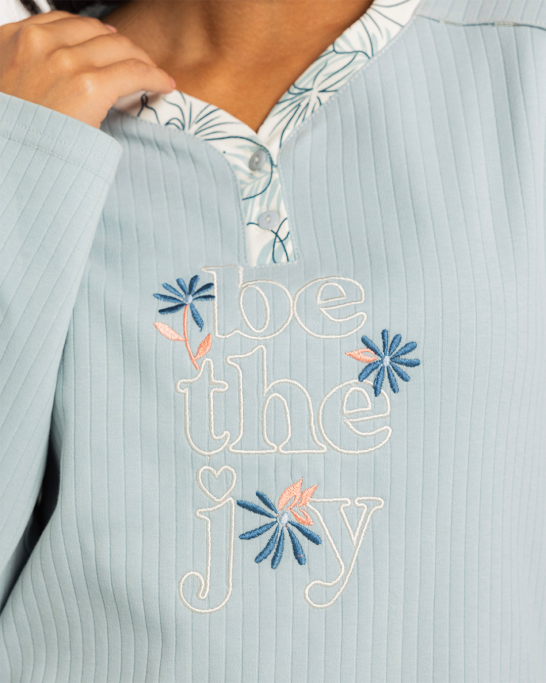 بيجاما حريمى كم بنطلون ورد كبير