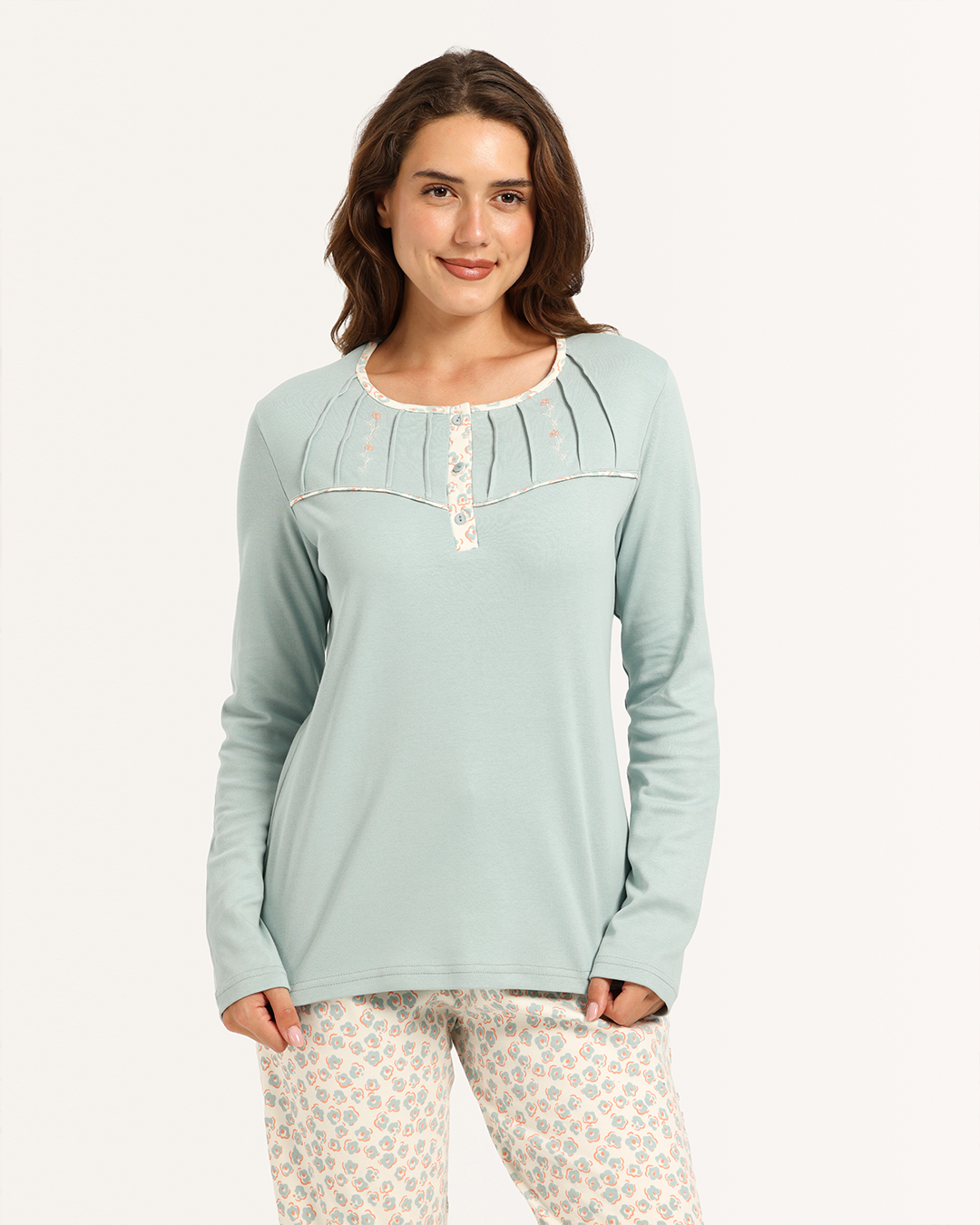 بيجاما حريمى كم بنطلون ورد صغير