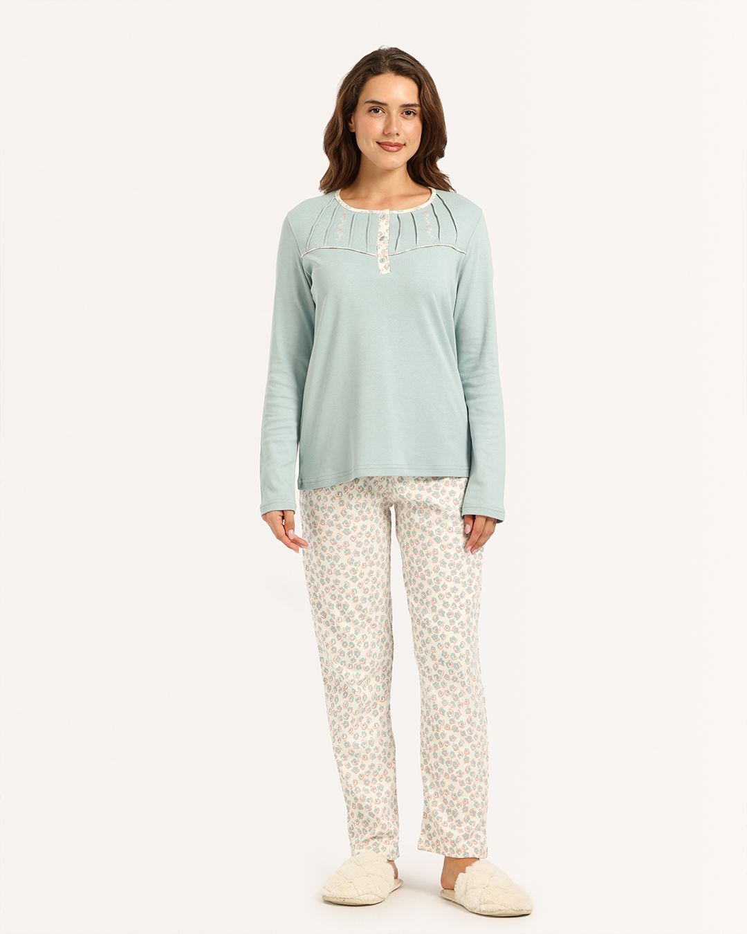 بيجاما حريمى كم بنطلون ورد صغير