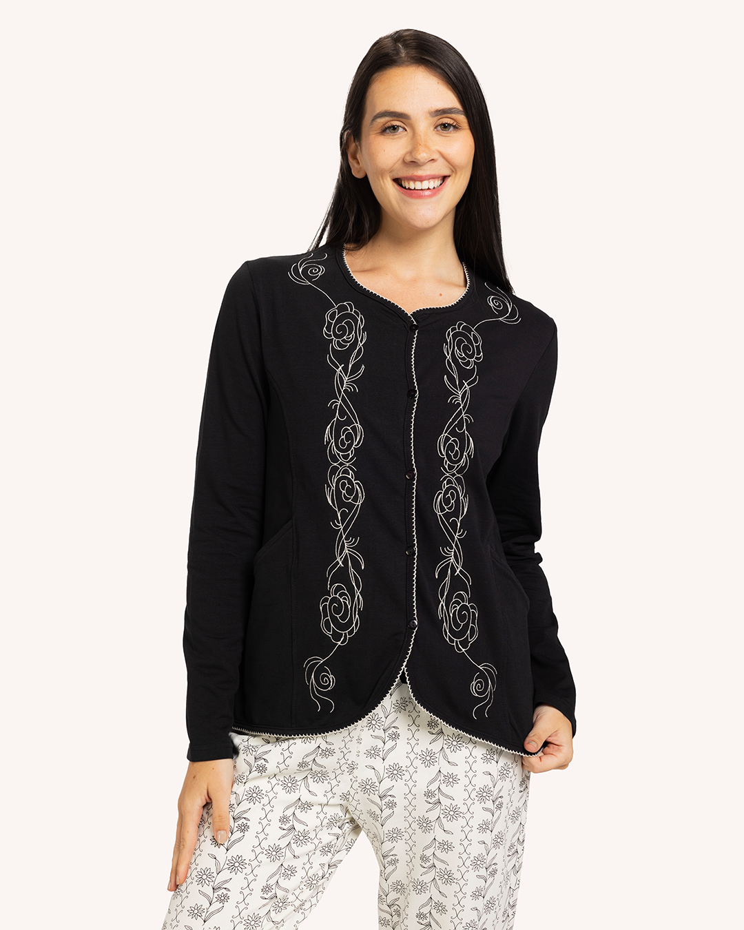 بيجاما بزراير فرع ورد كبير