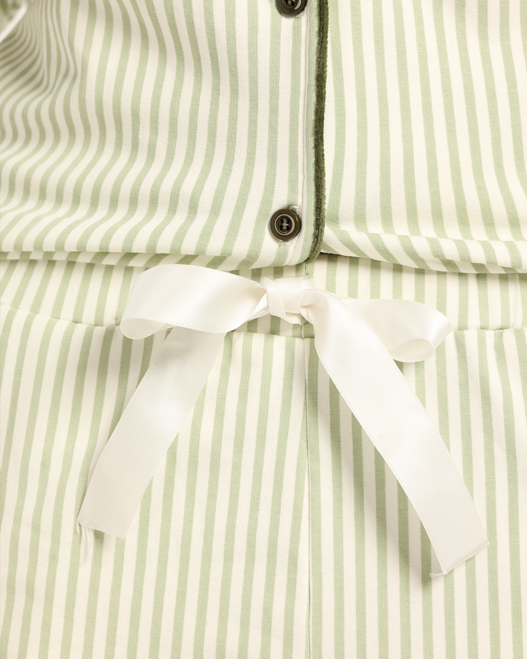 بيجاما حريمى بزراير مقلمه