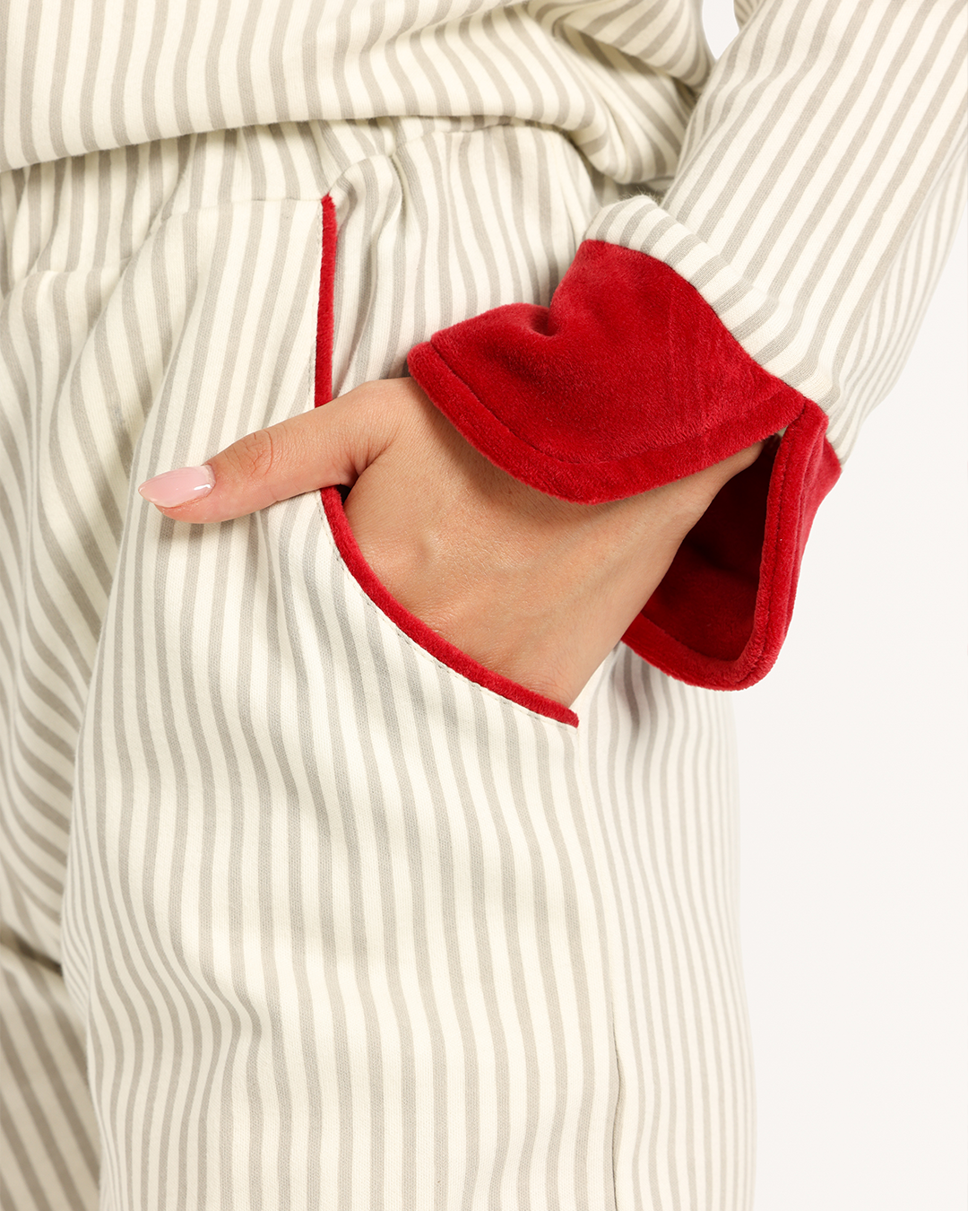 بيجاما حريمى بزراير مقلمه