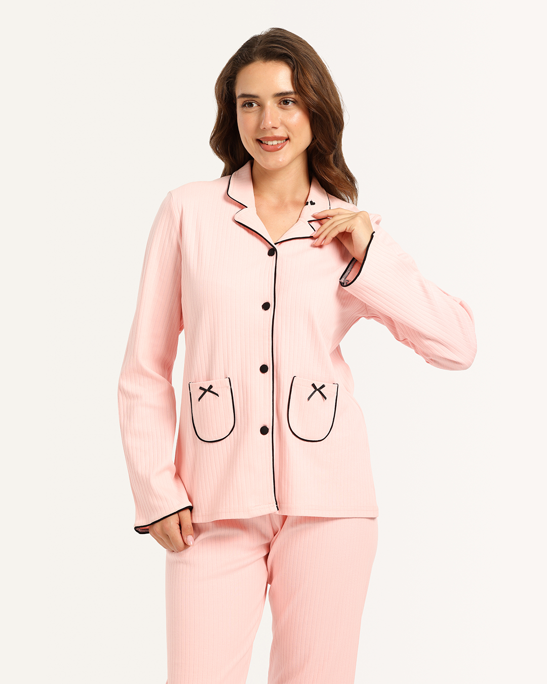 بيجاما حريمى زراير جيبين فيونكة صغيرة