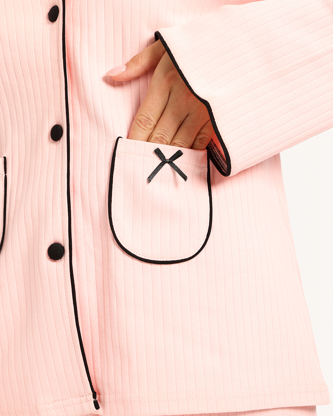 بيجاما حريمى زراير جيبين فيونكة صغيرة