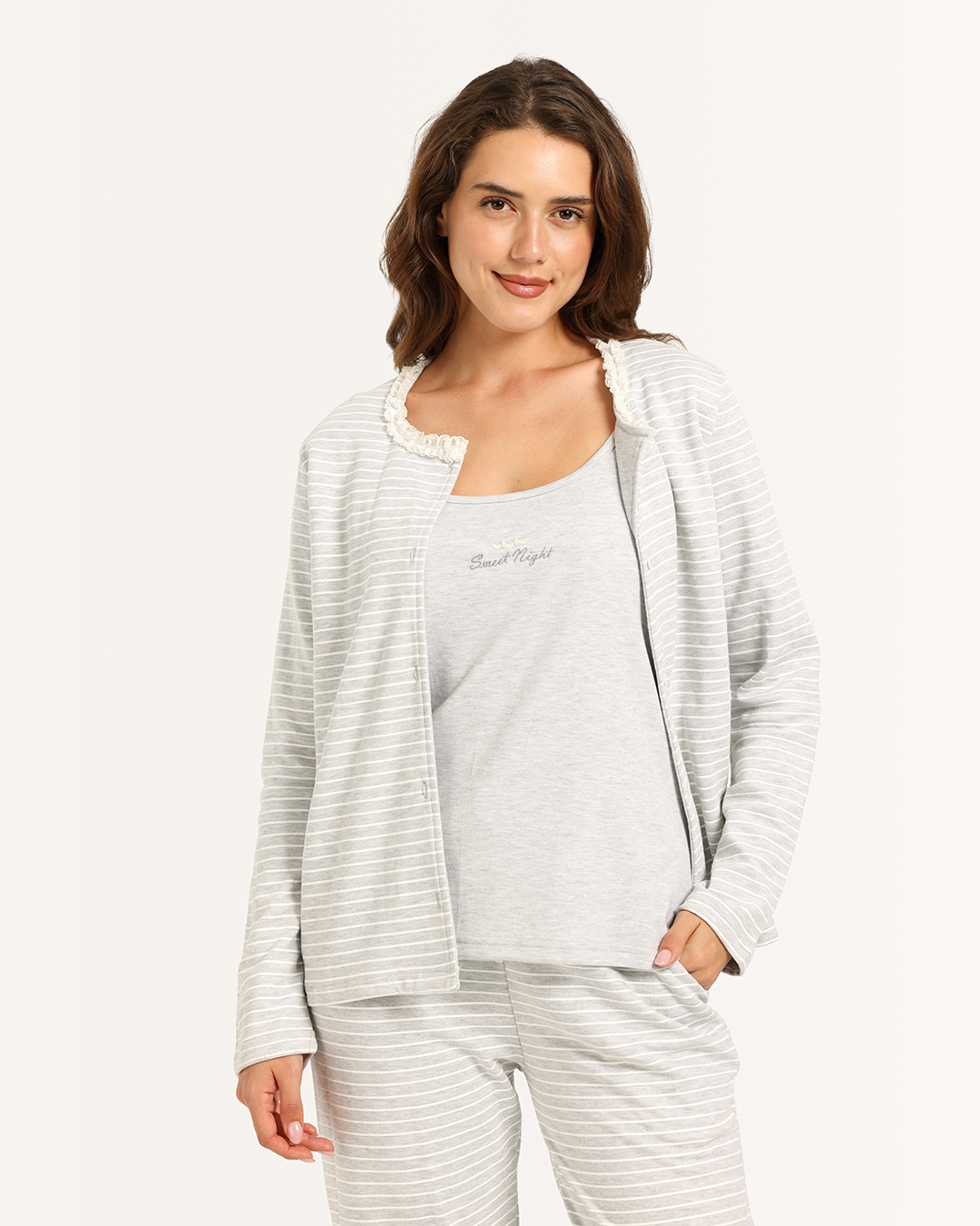 بيجاما حريمى حمالة 3ق مع جاكيت و بنطلون مقلم