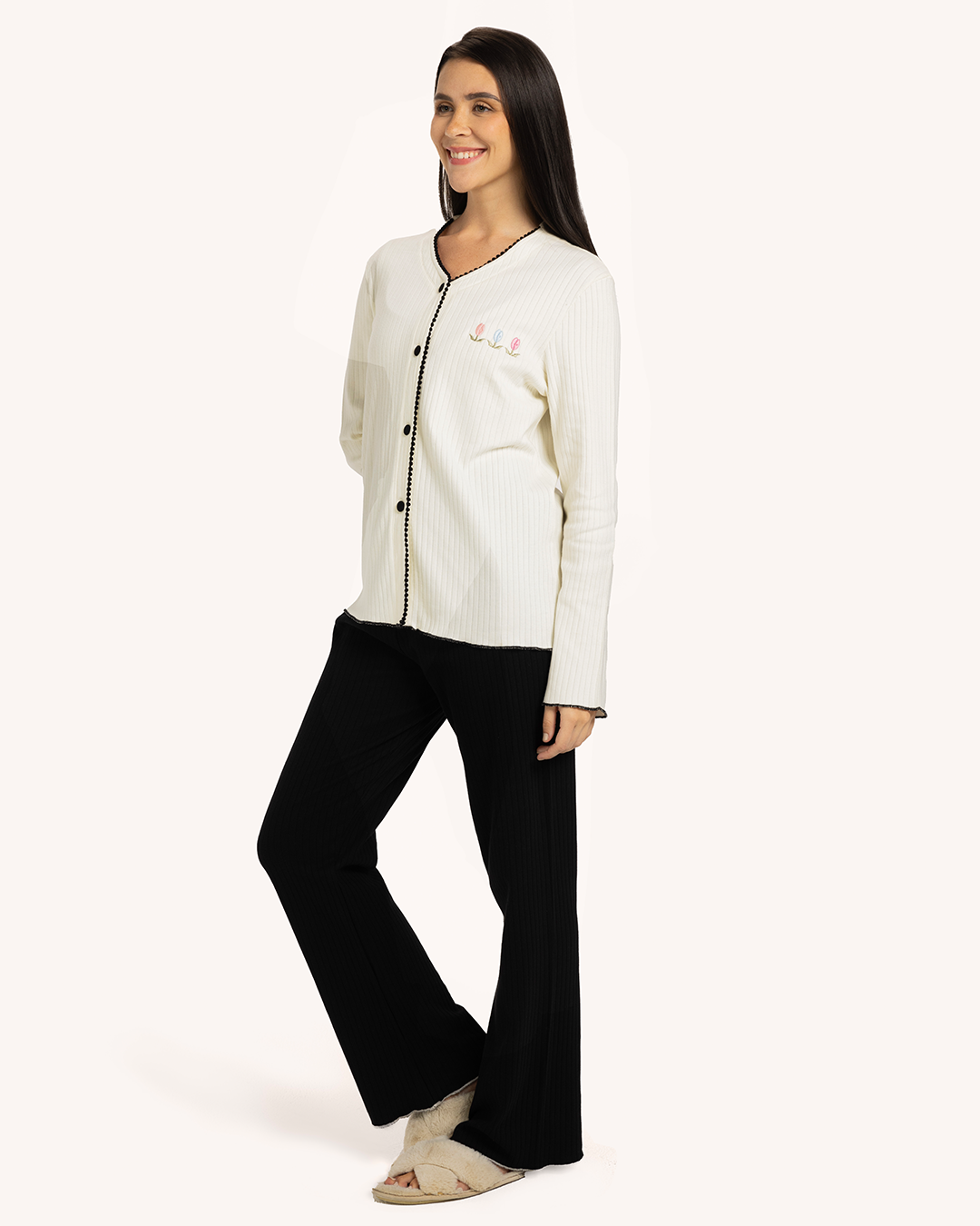 بيجاما حريمى بزراير 3وردة