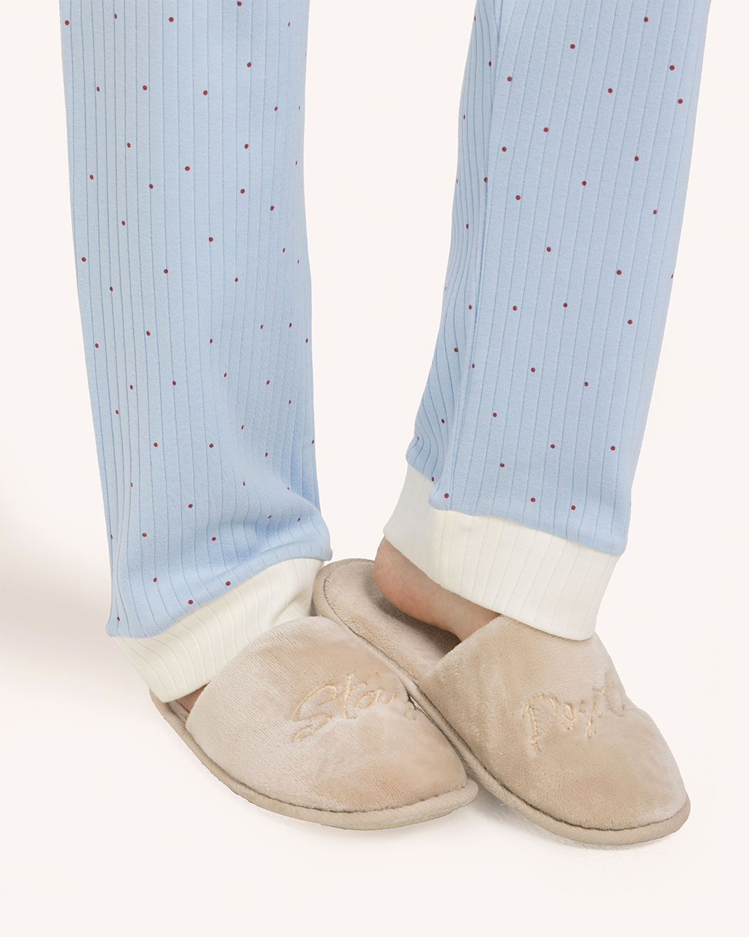 بيجاما كم بزراير منقطة