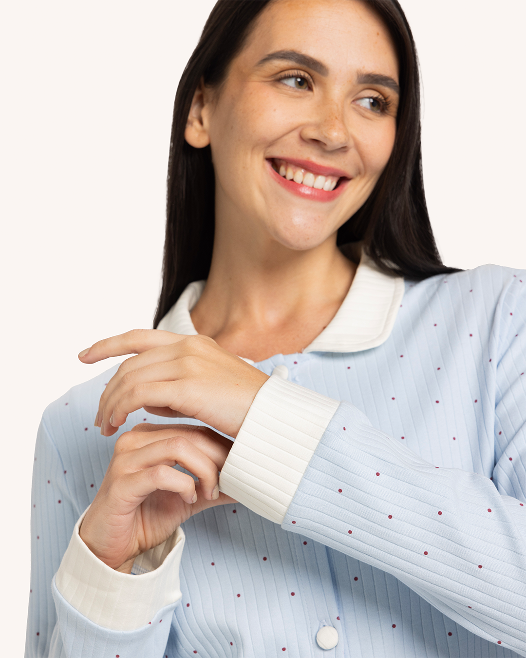 بيجاما كم بزراير منقطة