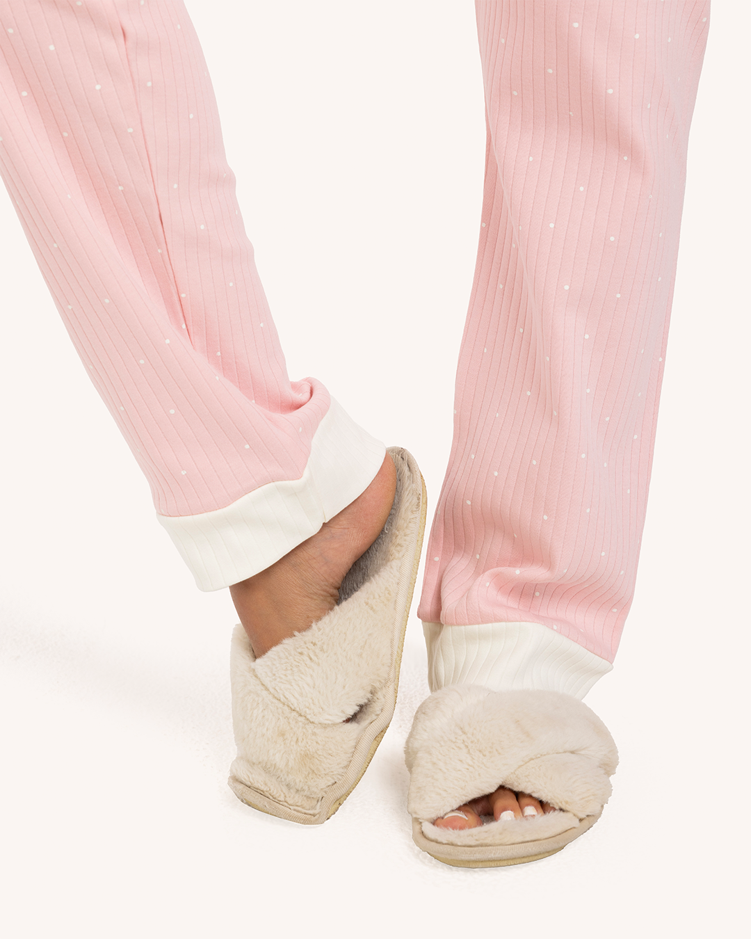 بيجاما كم بزراير منقطة