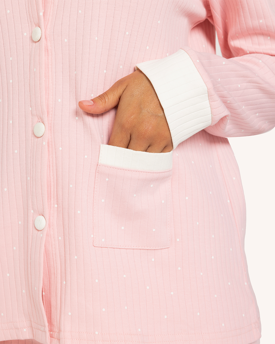 بيجاما كم بزراير منقطة