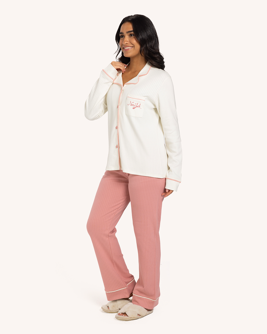 بيجاما حريمى زراير تطريز