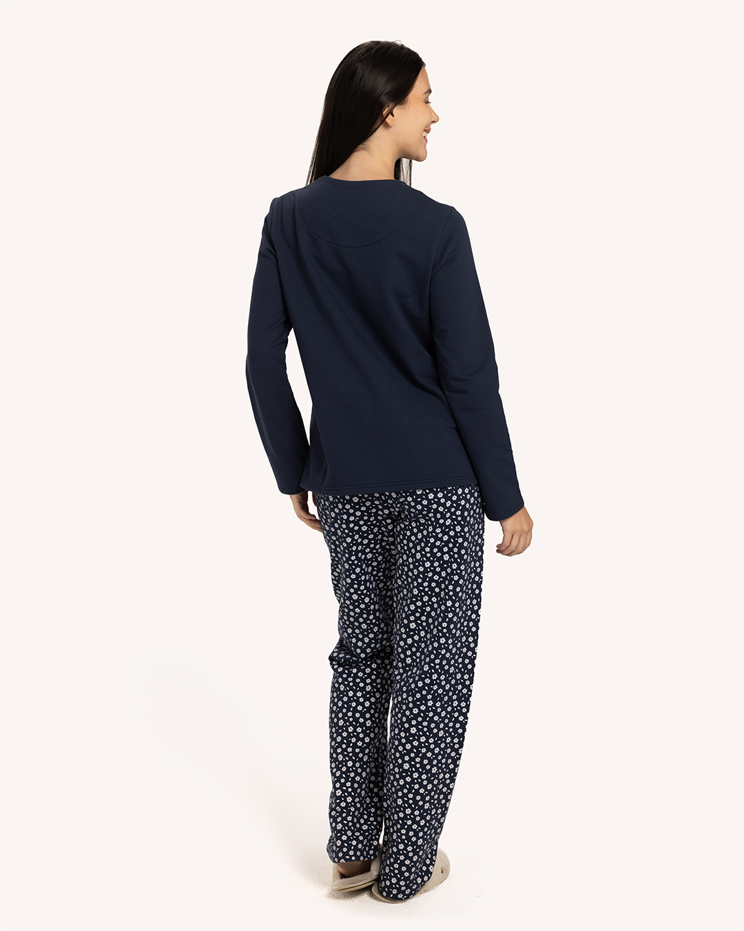 بيجاما حريمى كم بنطلون ورد صغير