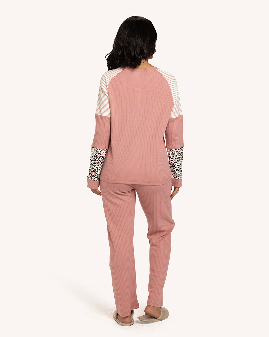 بيجاما حريمى كم بنطلون قصة تايجر