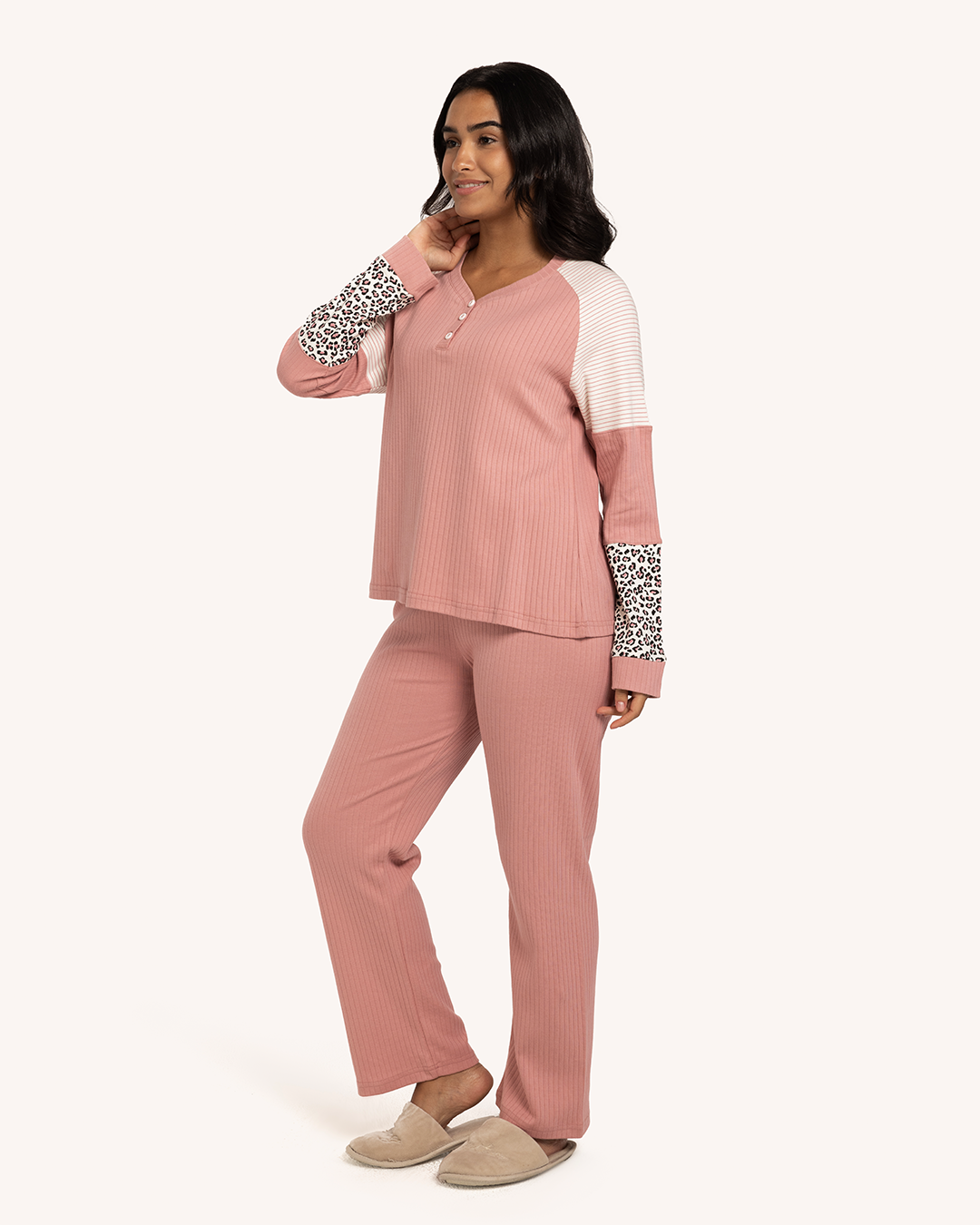 بيجاما حريمى كم بنطلون قصة تايجر