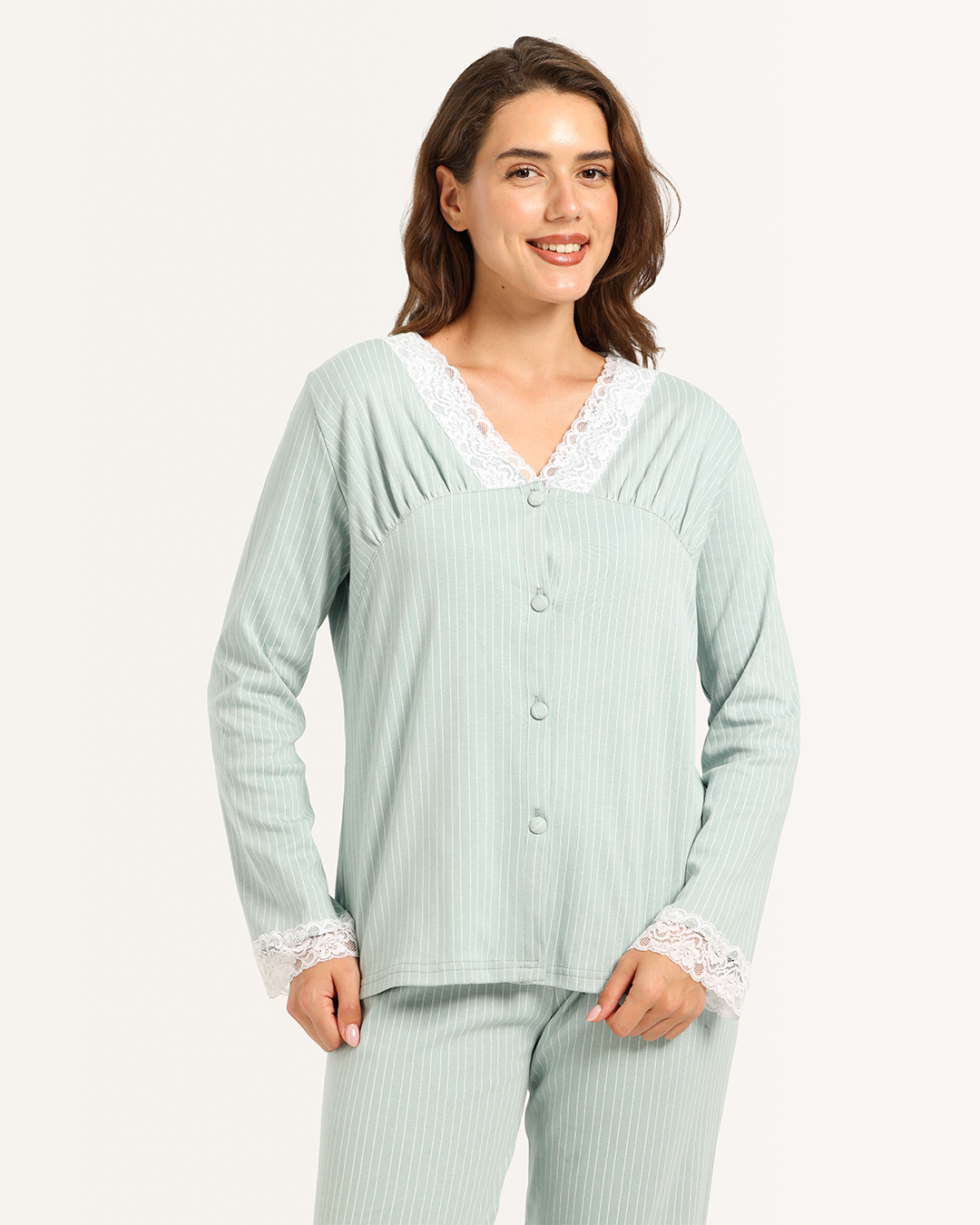 بيجاما حريمى كم بنطلون مقلم دانتيل