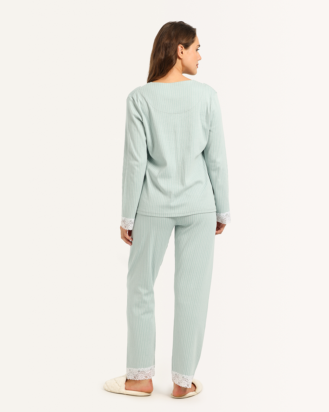 بيجاما حريمى كم بنطلون مقلم دانتيل