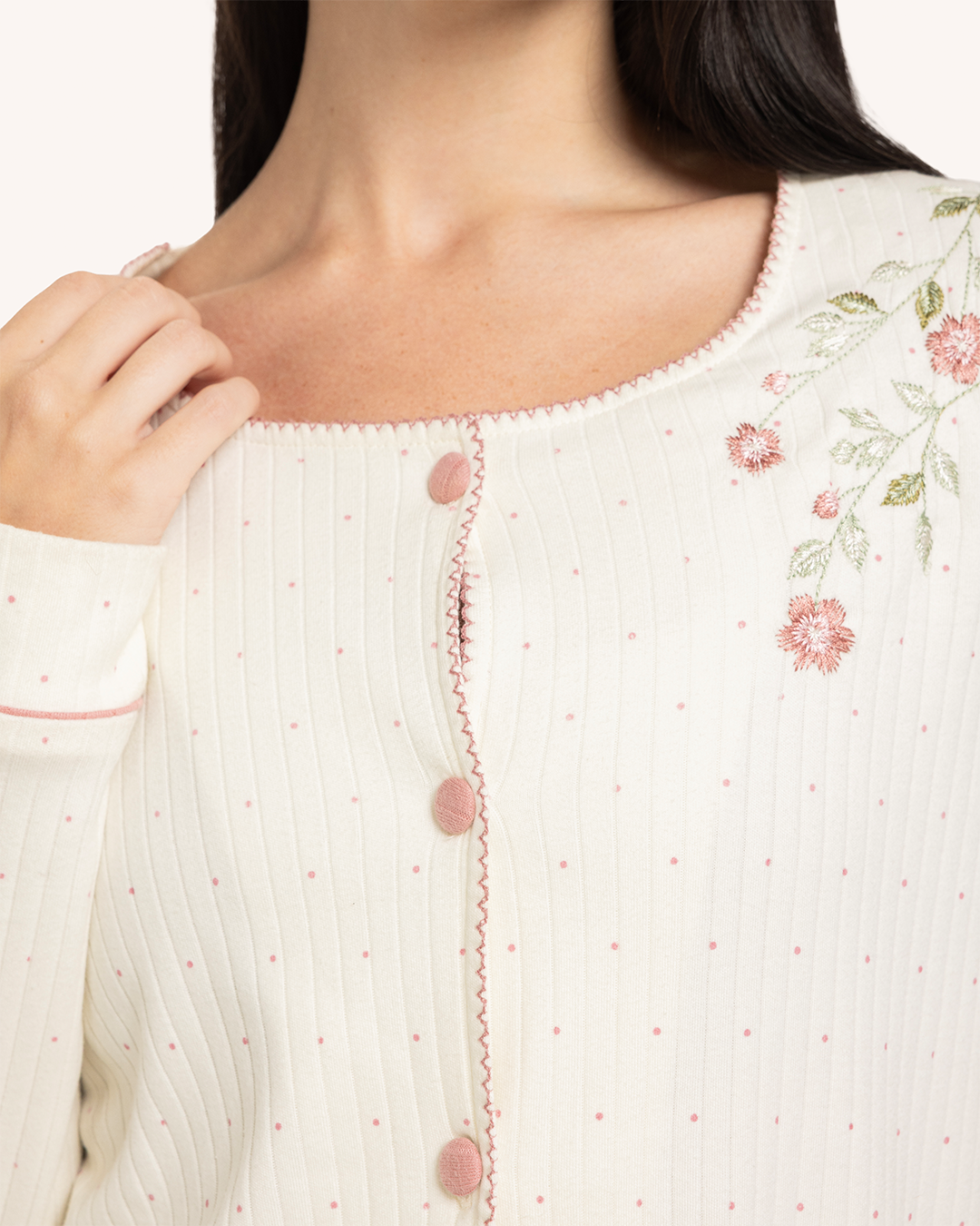 بيجاما حريمى بنطلون منقط ورد