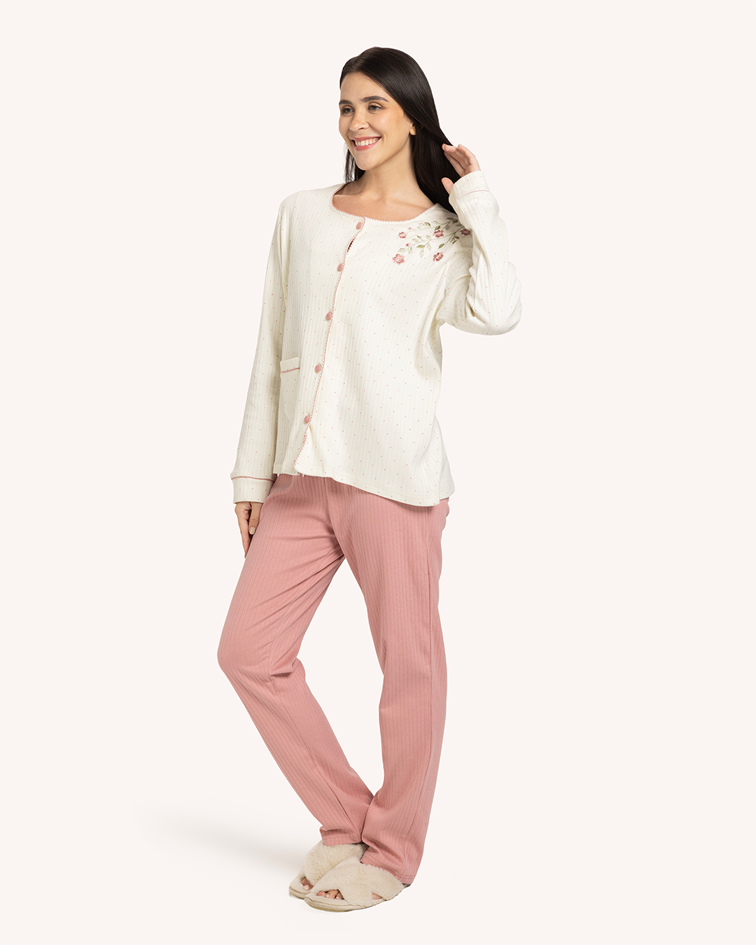 بيجاما حريمى بنطلون منقط ورد