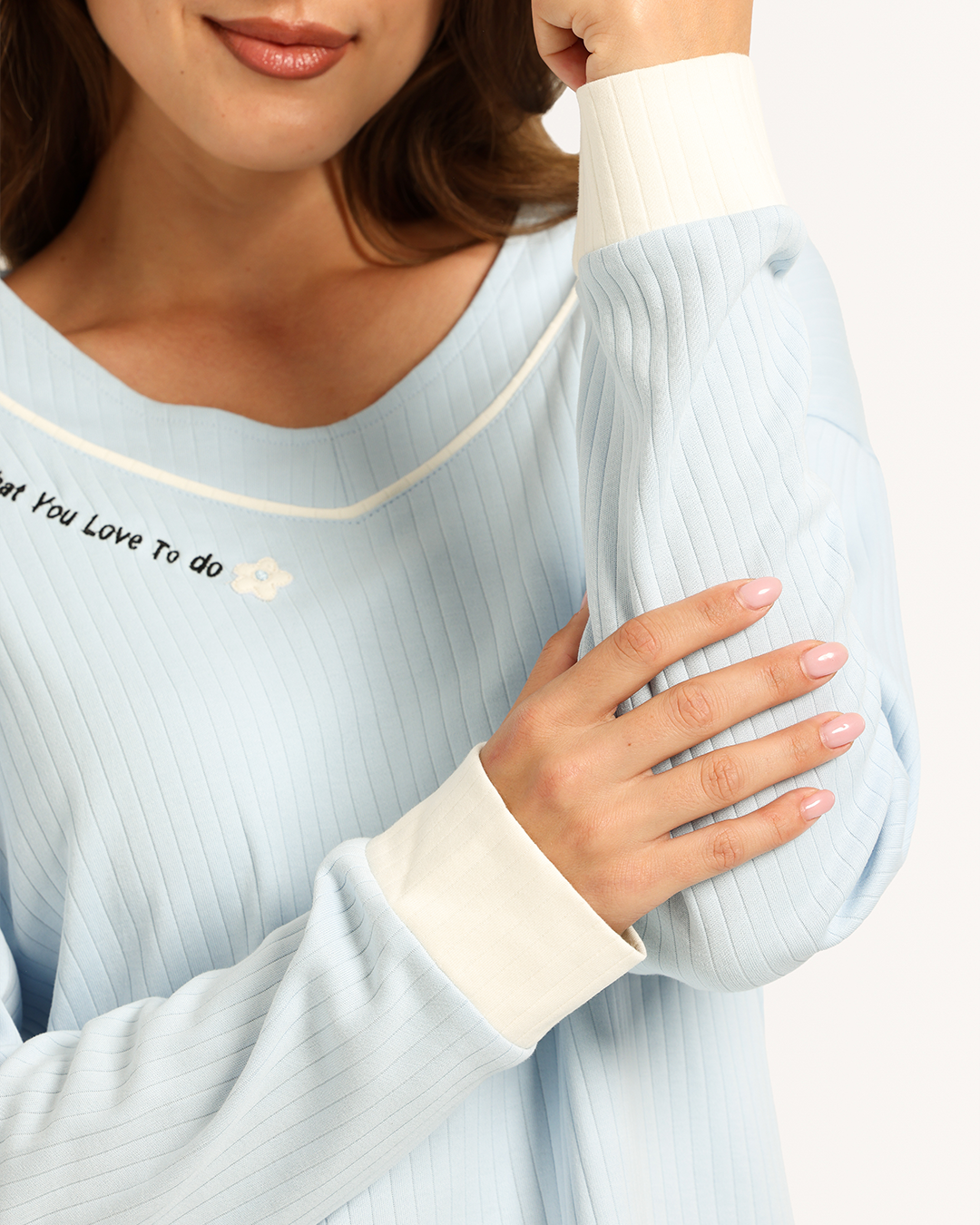 بيجاما حريمى تطريز كلمة ووردة