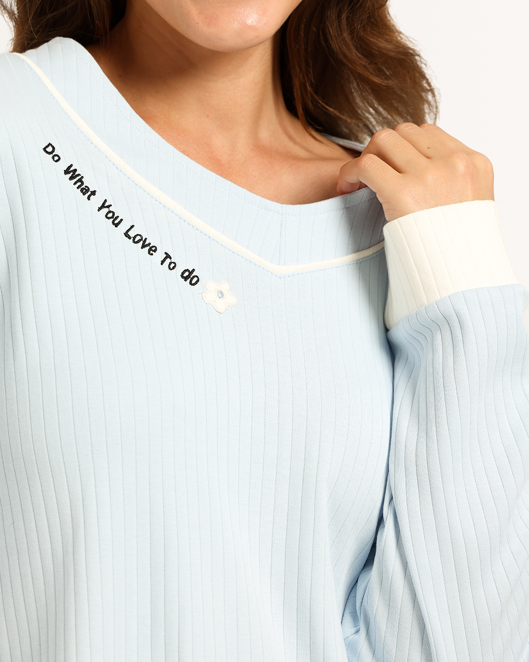 بيجاما حريمى تطريز كلمة ووردة