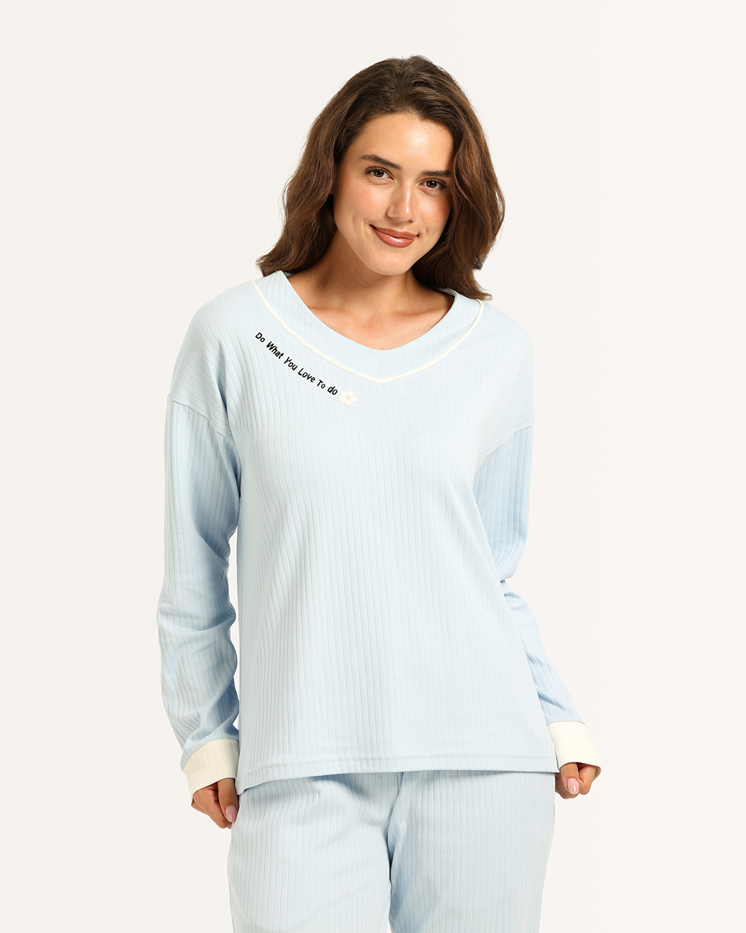 بيجاما حريمى تطريز كلمة ووردة