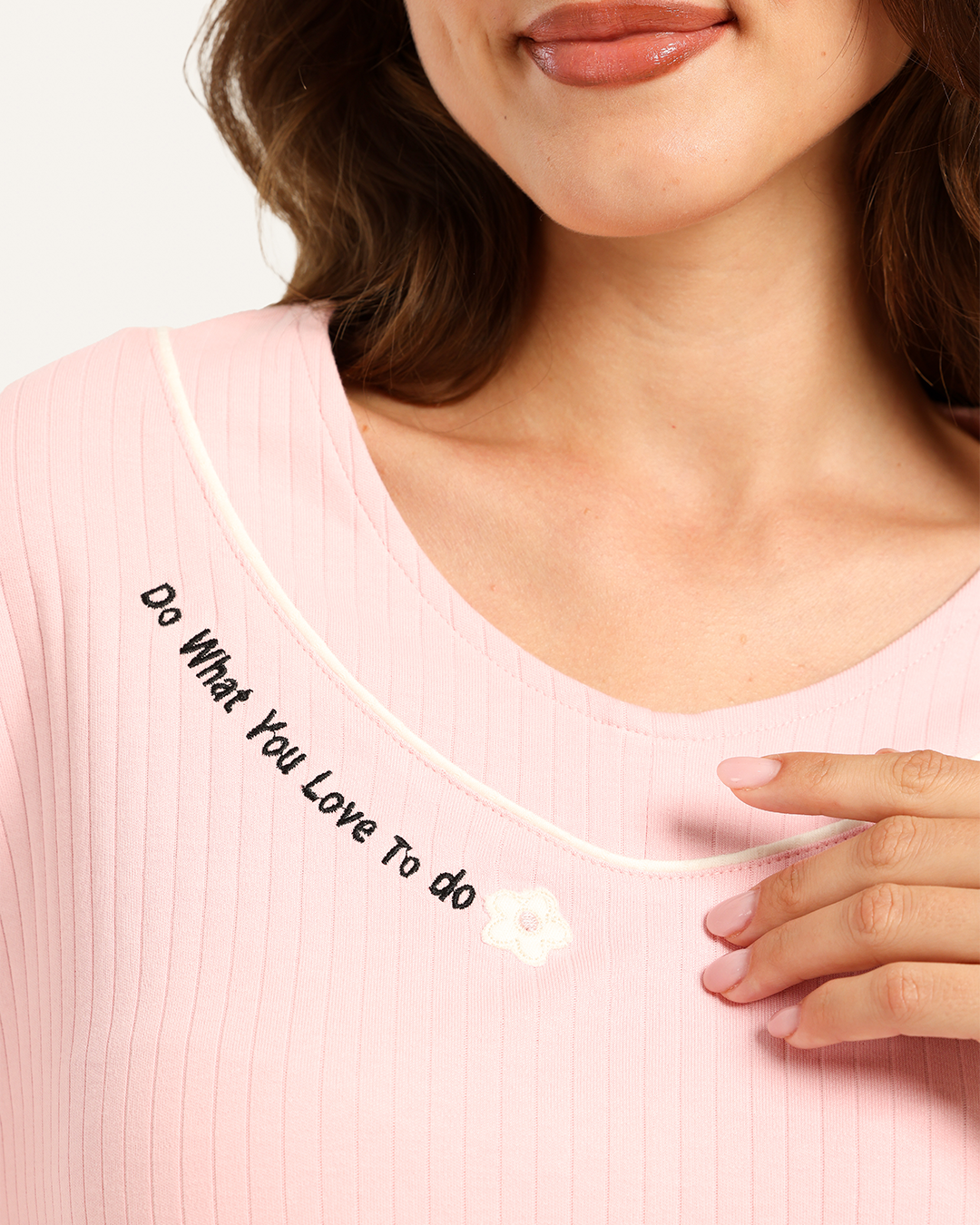 بيجاما حريمى تطريز كلمة ووردة