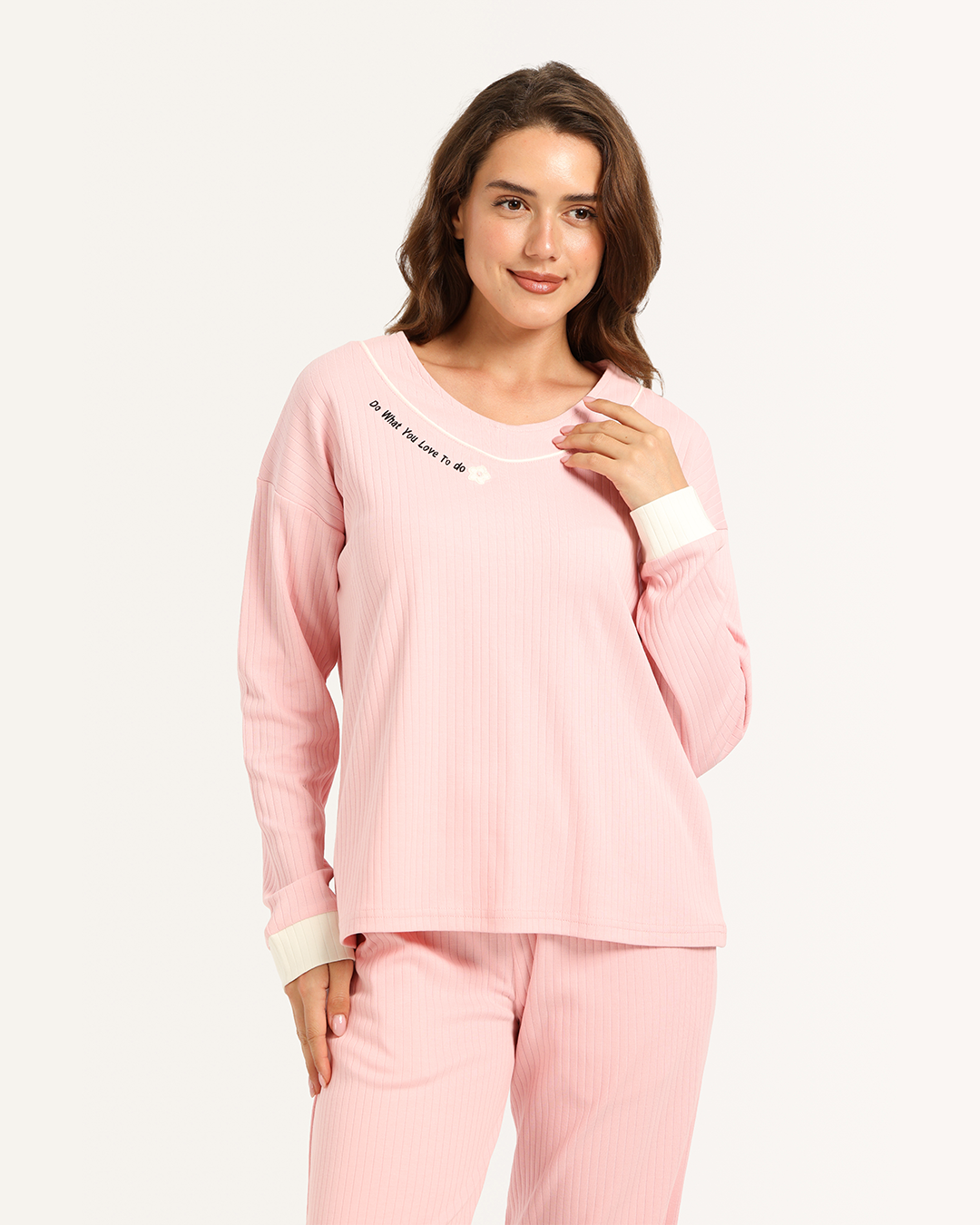 بيجاما حريمى تطريز كلمة ووردة