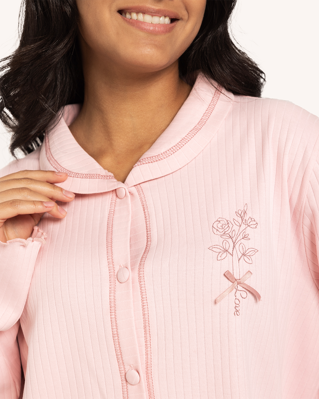 بيجاما حريمى زراير باقة ورد صغيرة