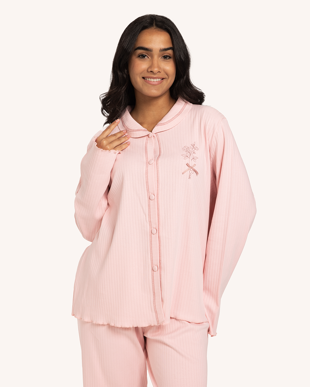 بيجاما حريمى زراير باقة ورد صغيرة